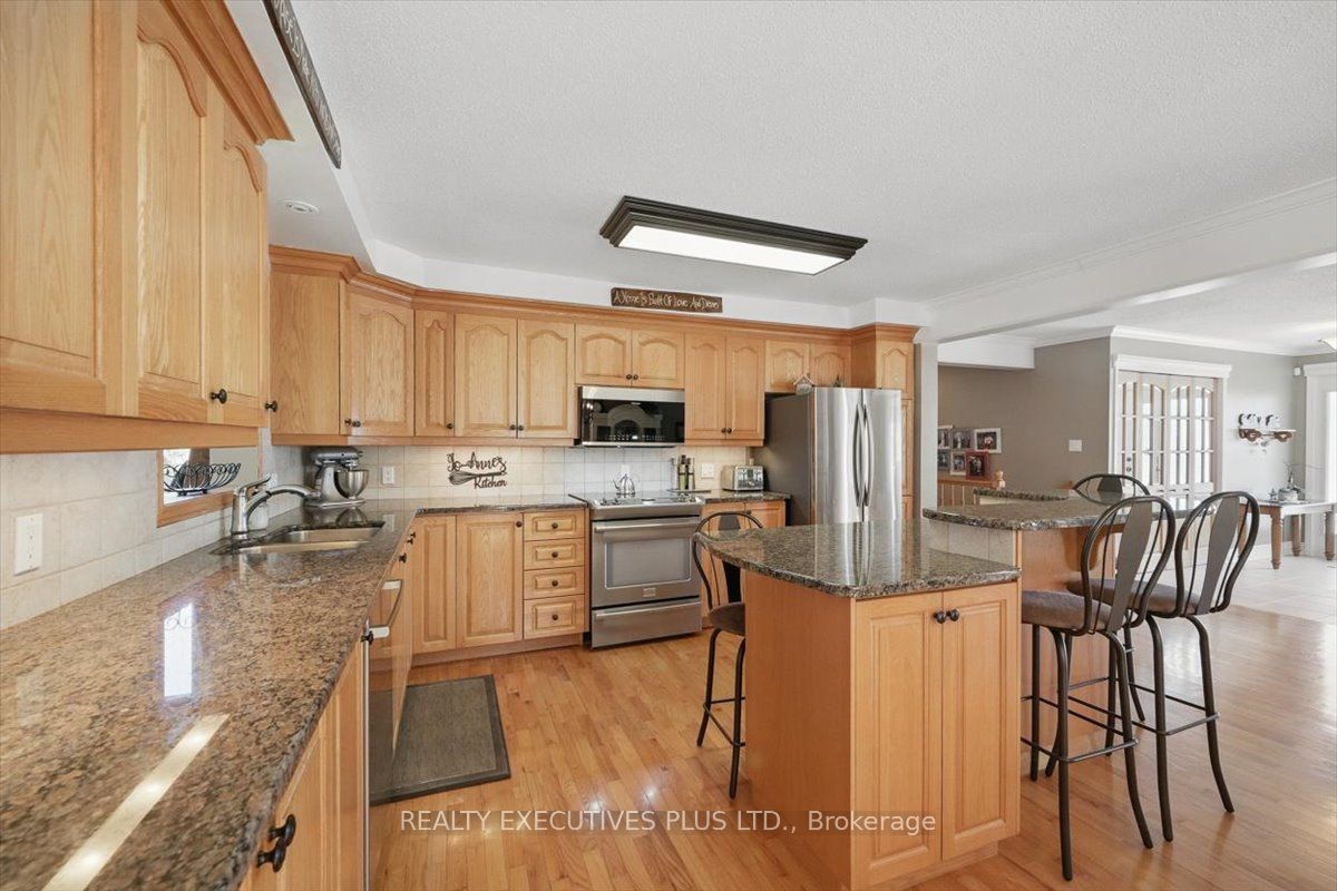 2935 Baseline Road Property Photo 8