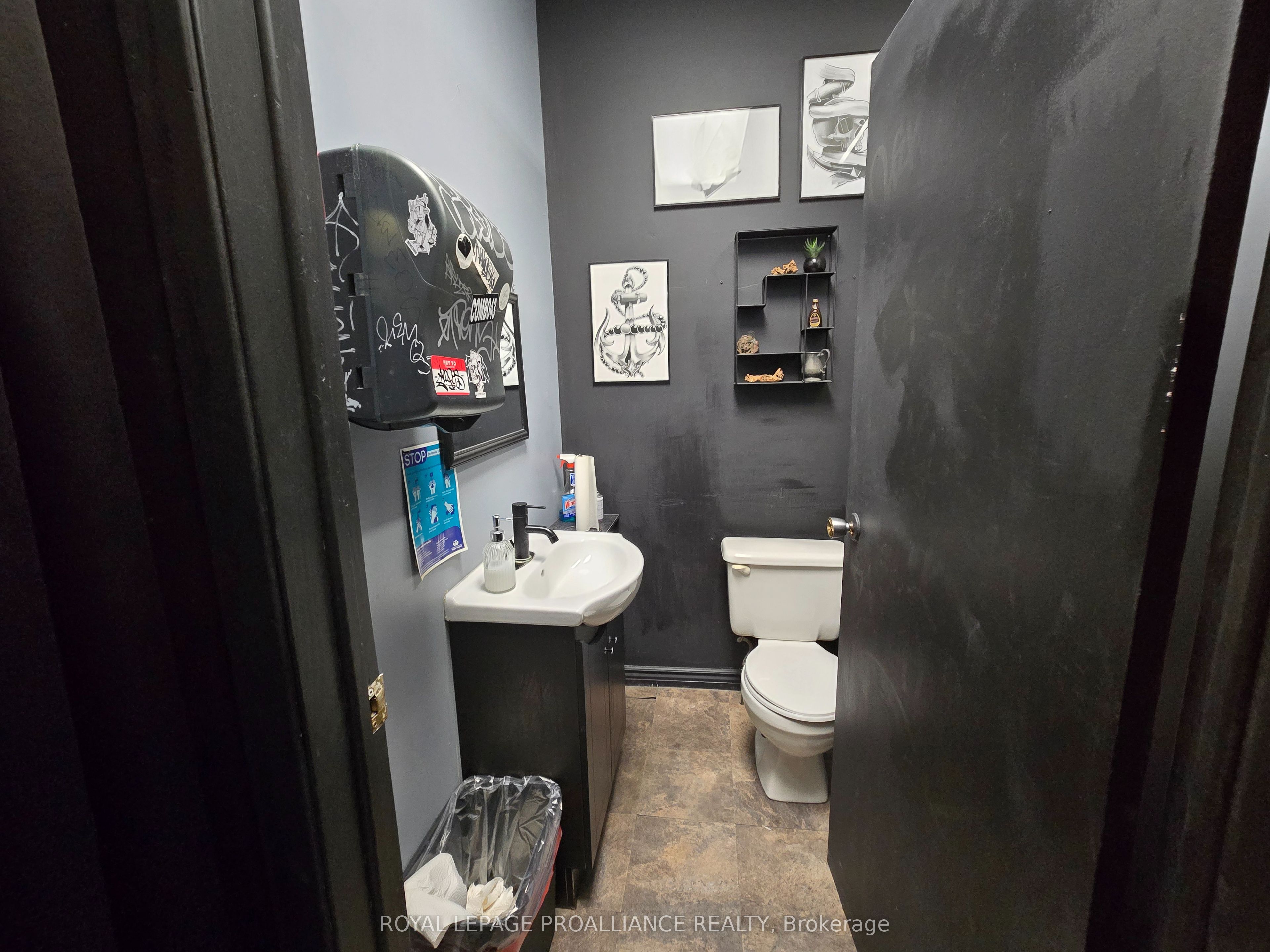 444 Dundas Street E D Property Photo 11