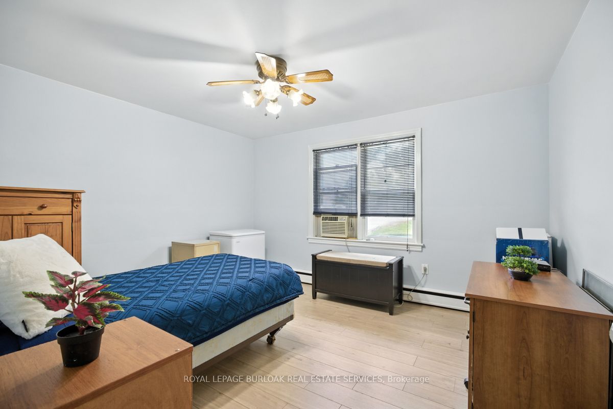 2718 Upper James Street Property Photo 8