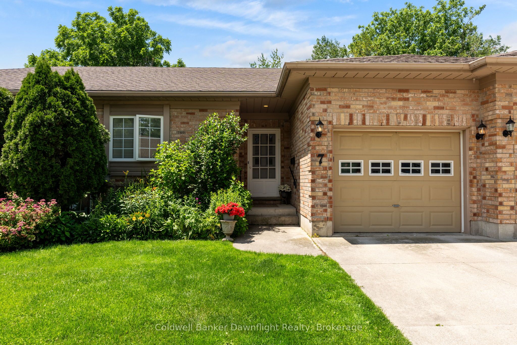 7 Brookside Place Property Photo 1
