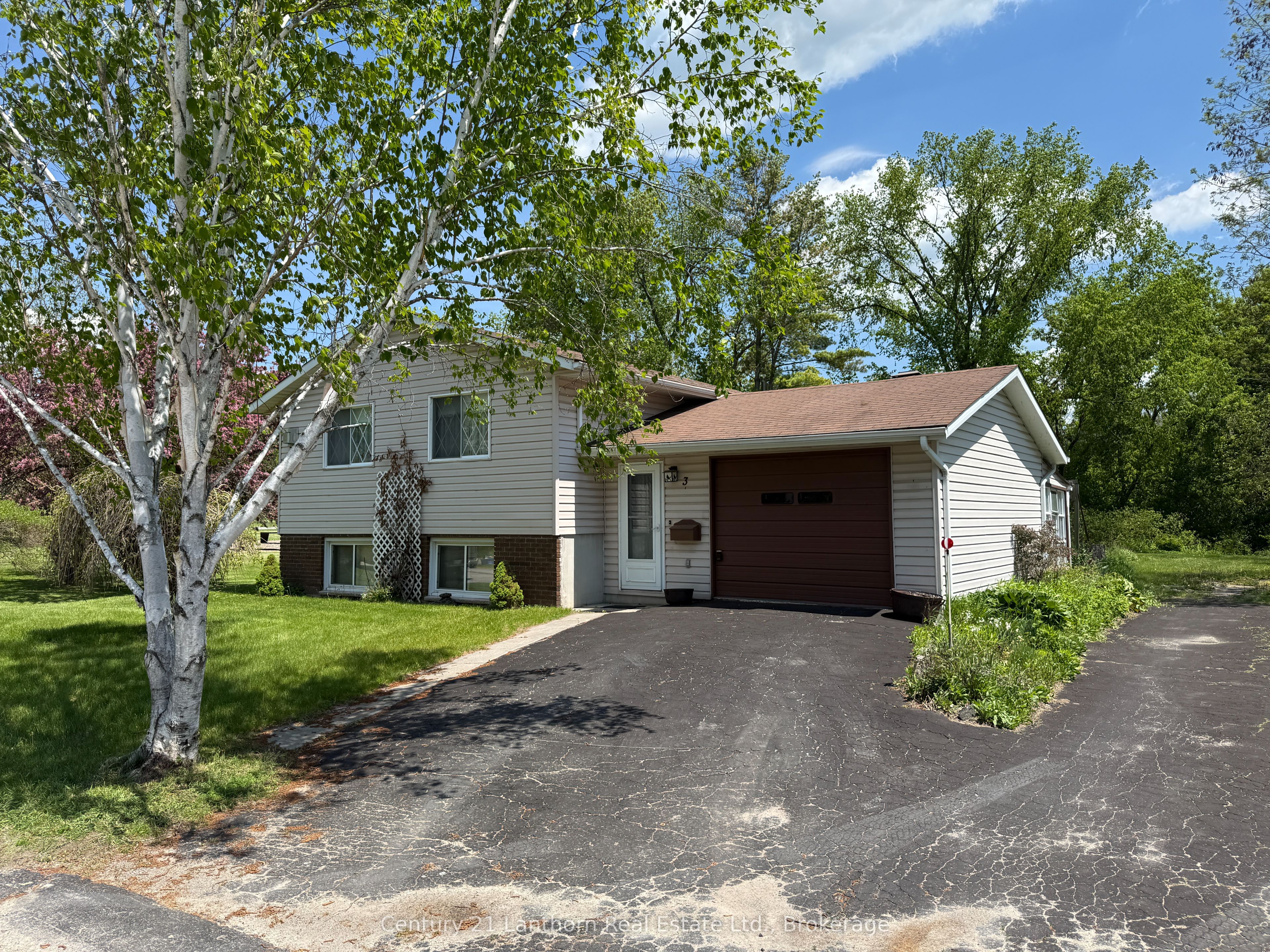 3 Champlain Street Property Photo 5