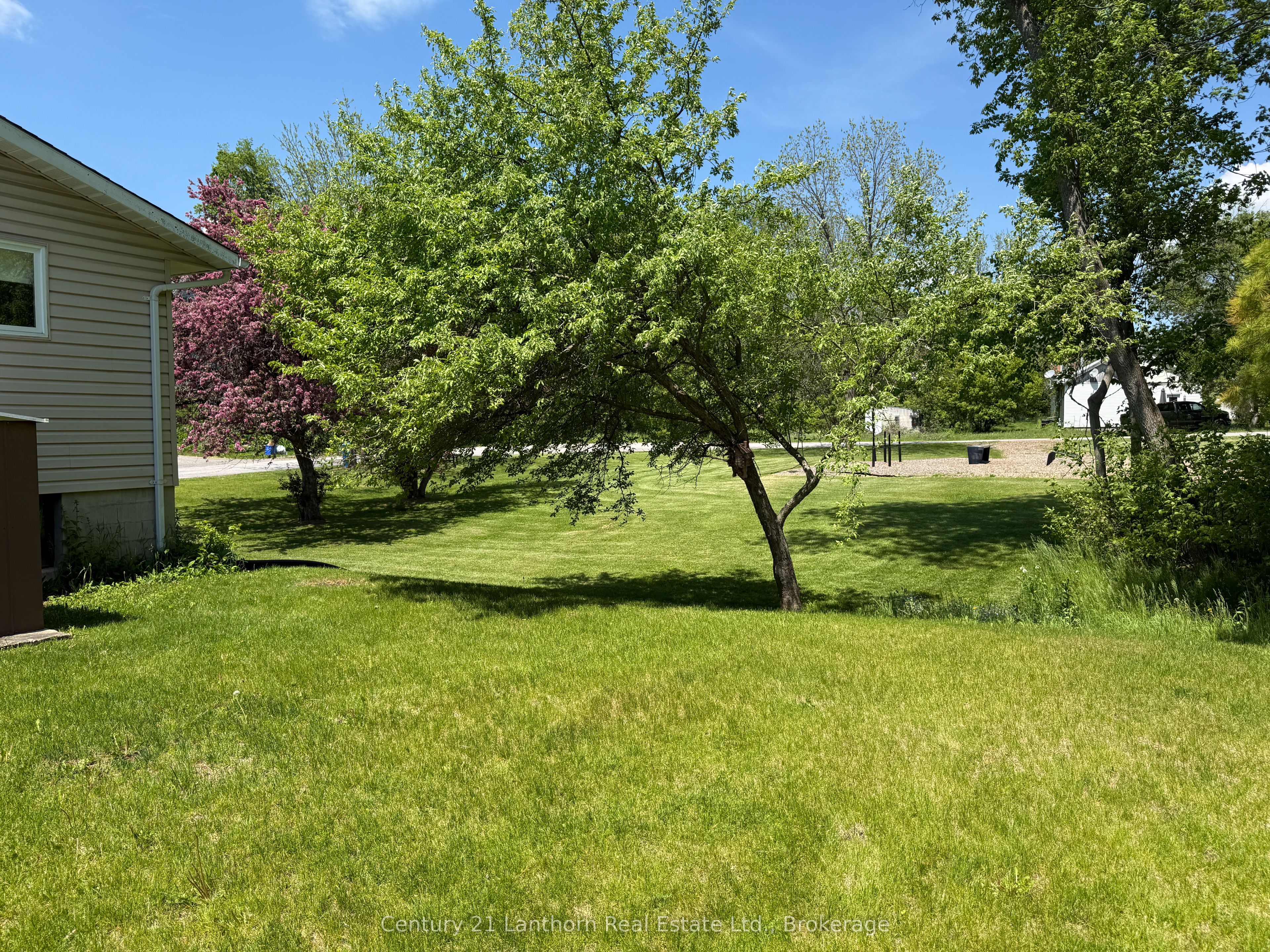 3 Champlain Street Property Photo 35