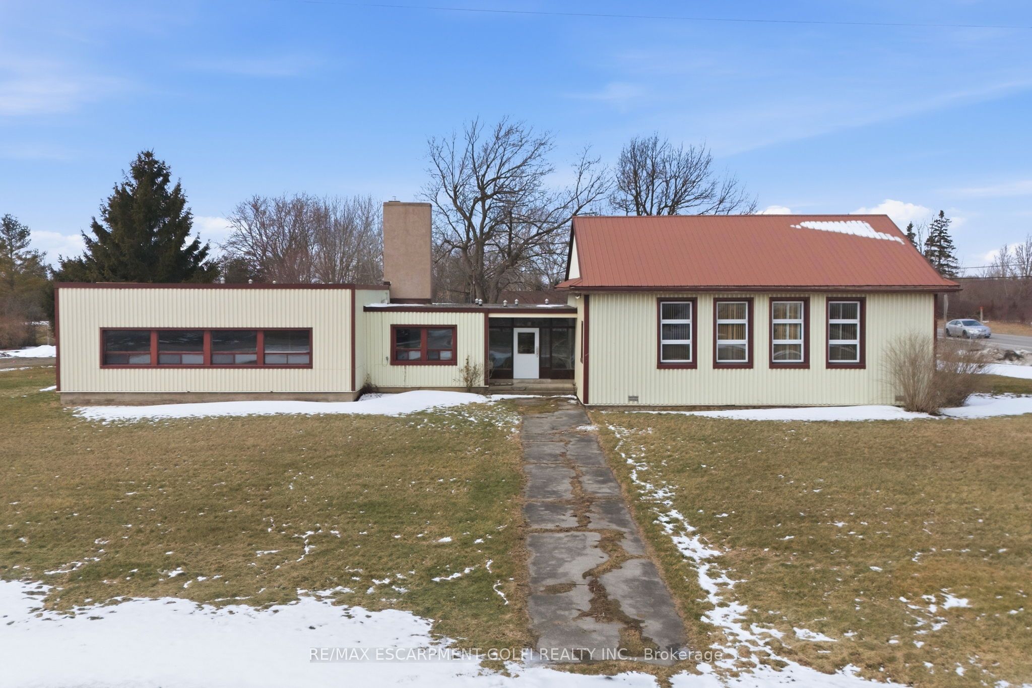 10611 Highway 3 Property Photo 3