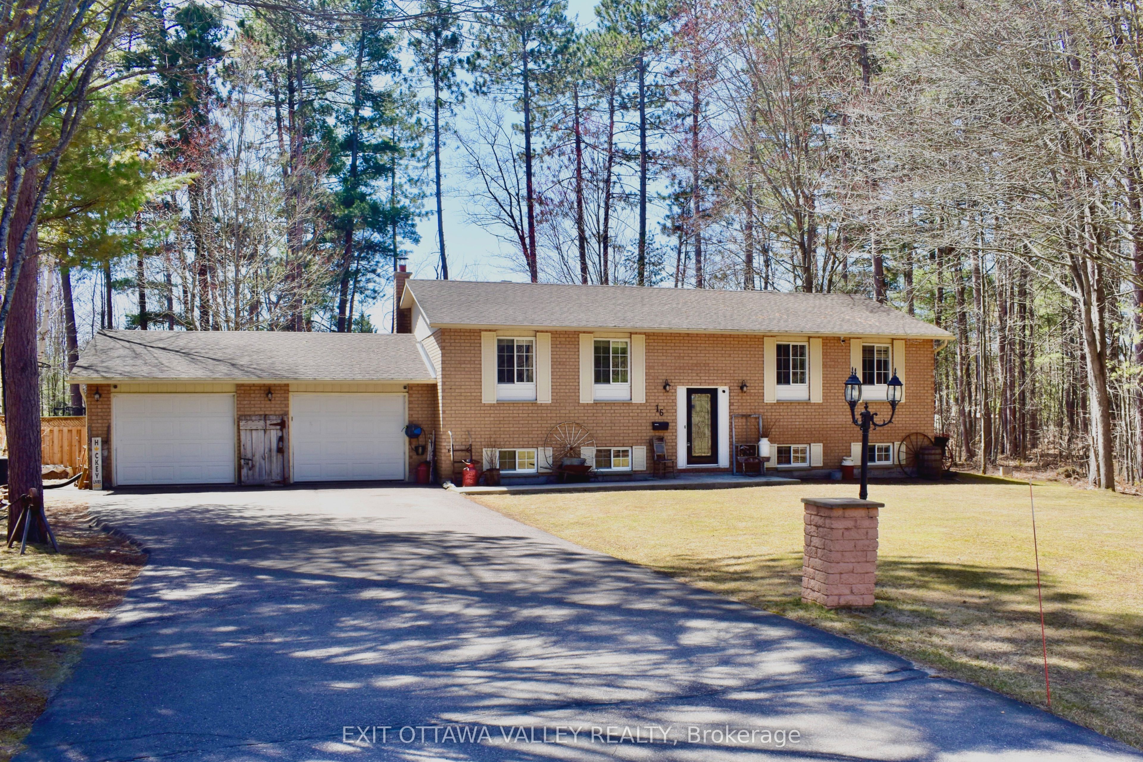 16 Heritage Drive Property Photo 2