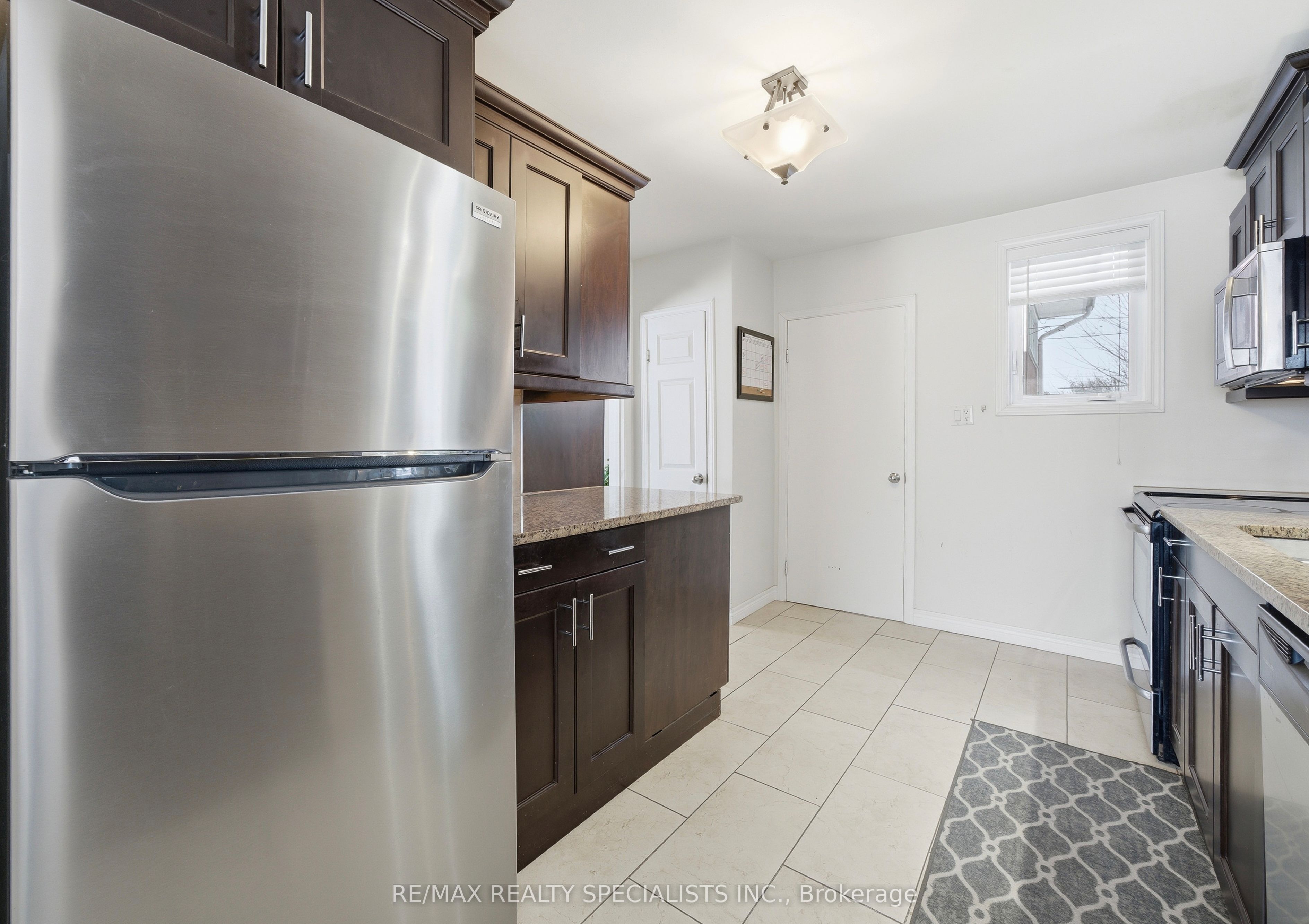302 King Street Property Photo 10