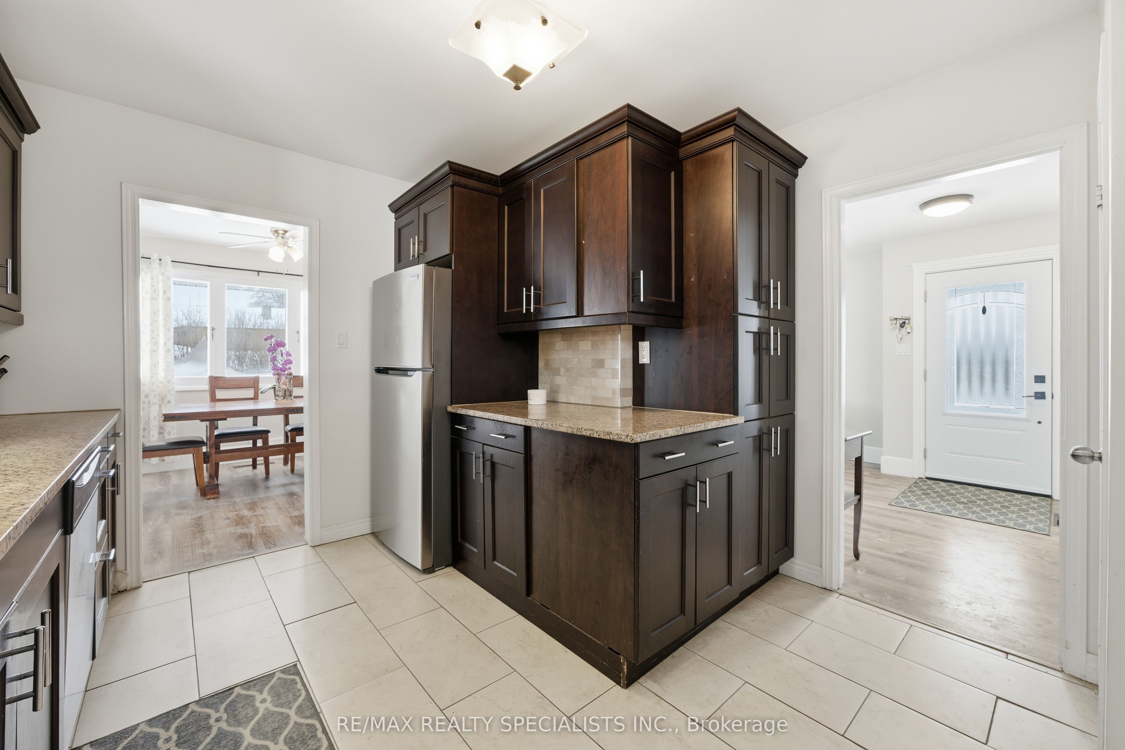 302 King Street Property Photo 11