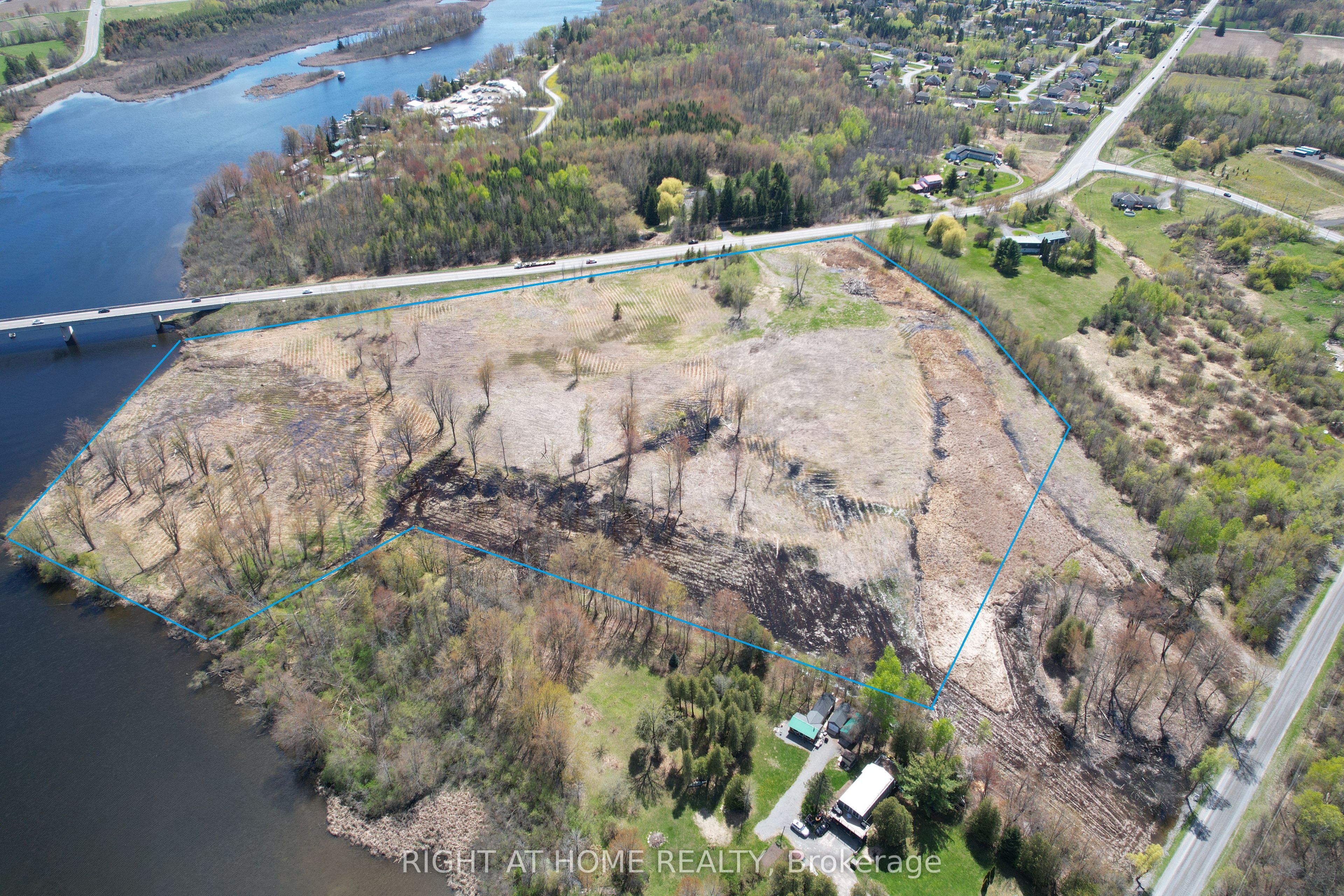 000 Sutherland Drive Property Photo 3