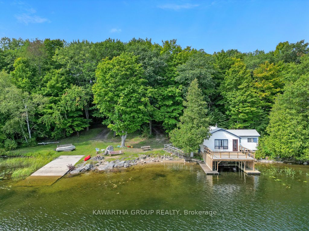 7190 35 Highway N Property Photo 1