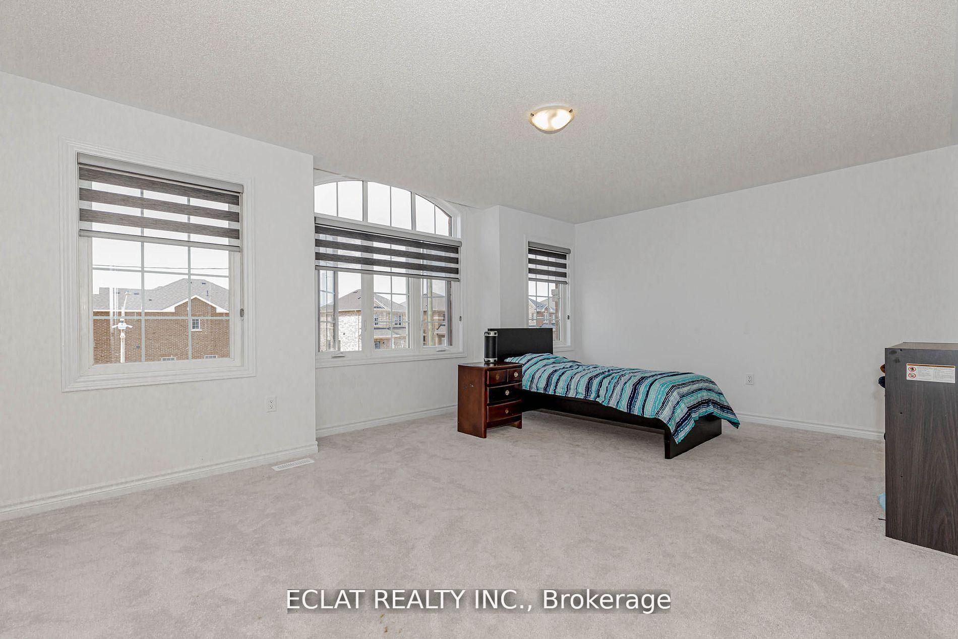 329 Russell Street Property Photo 38