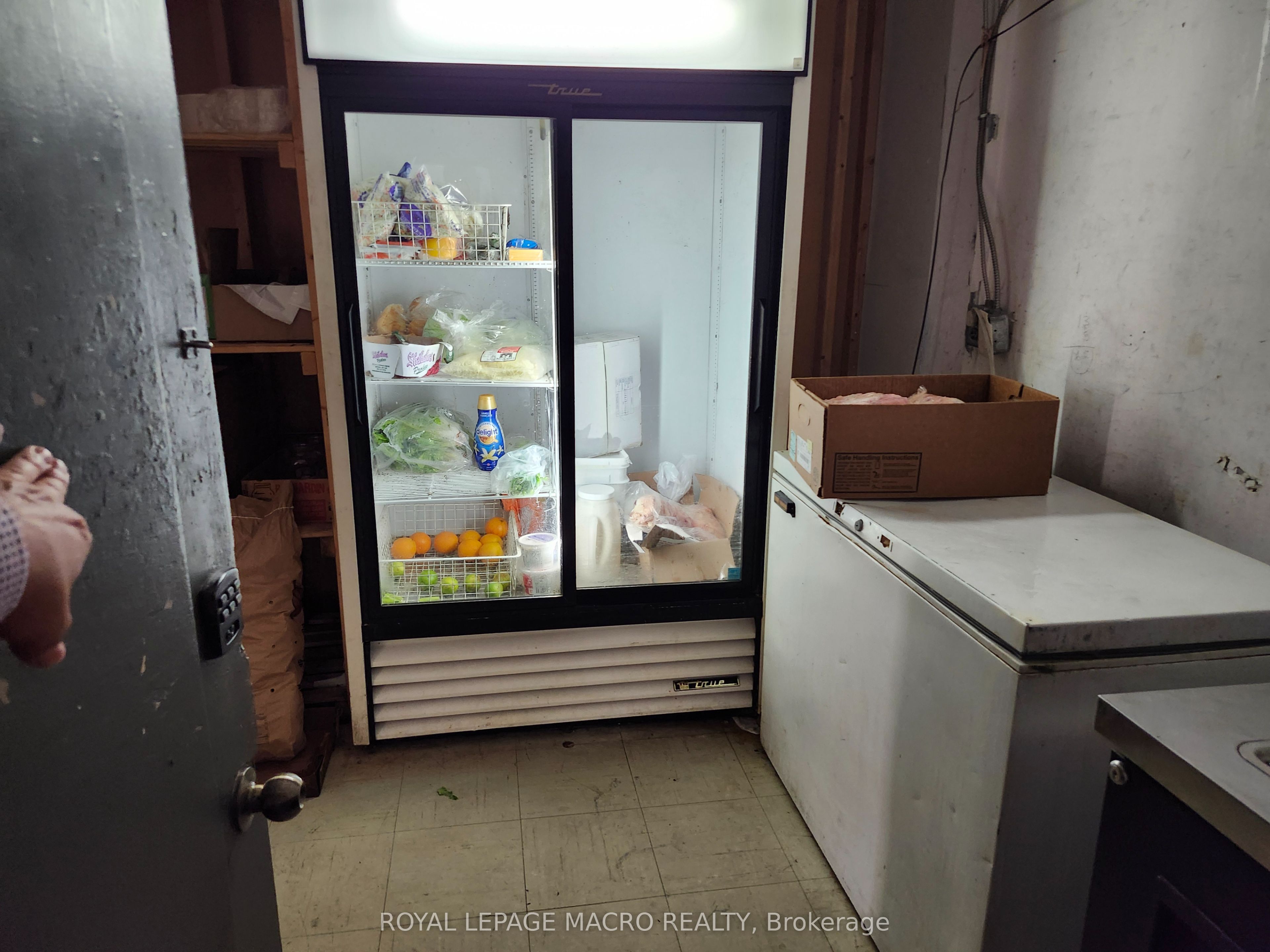 49 Scott Street W Property Photo 14