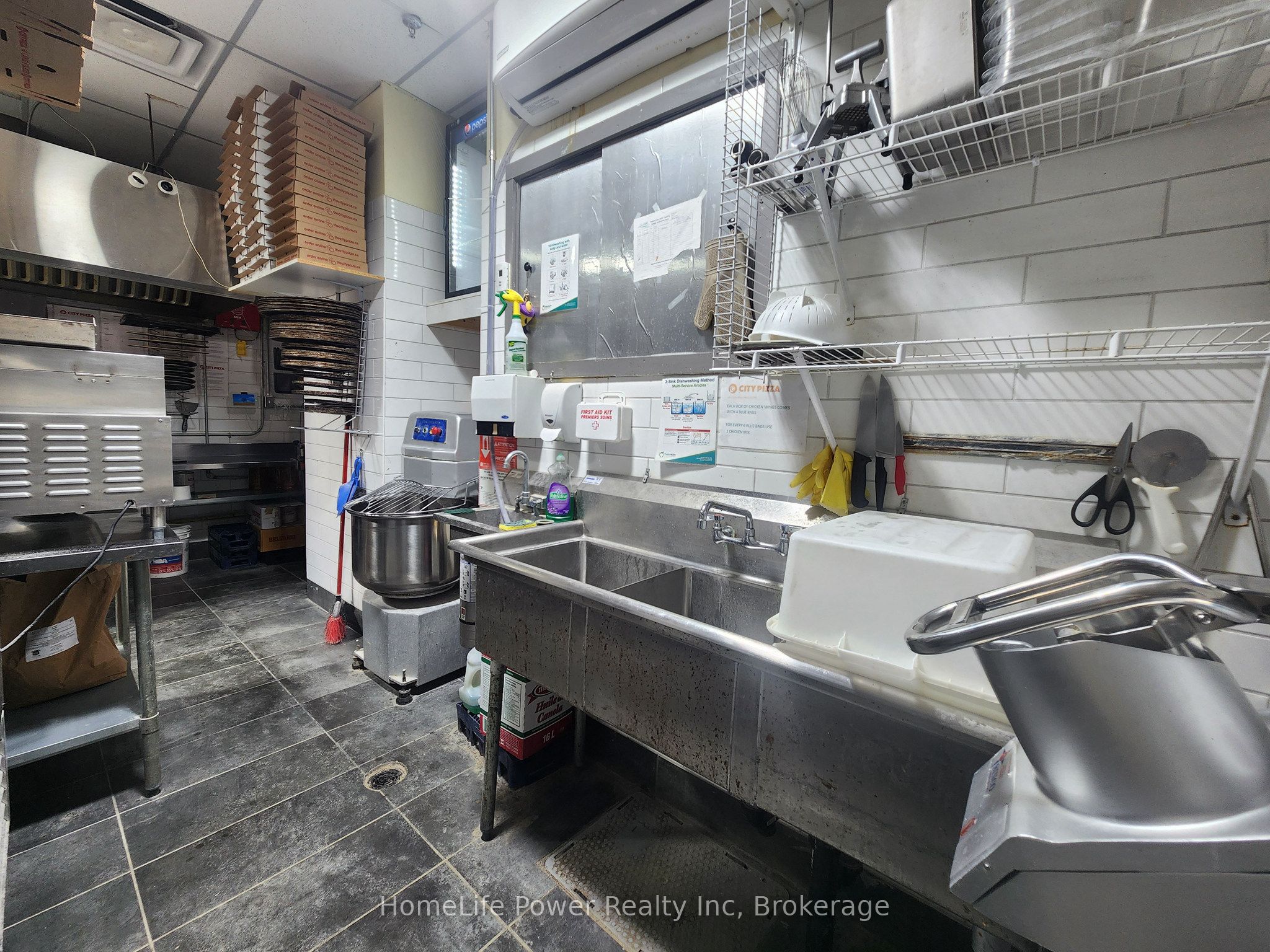35 Harvard Road 10 Property Photo 17