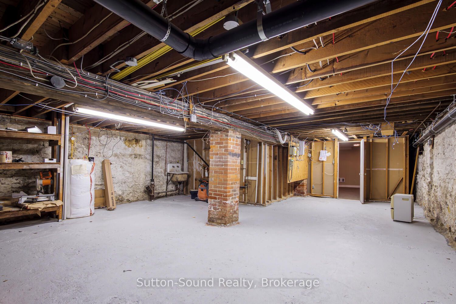 757 2nd Avenue E Property Photo 12