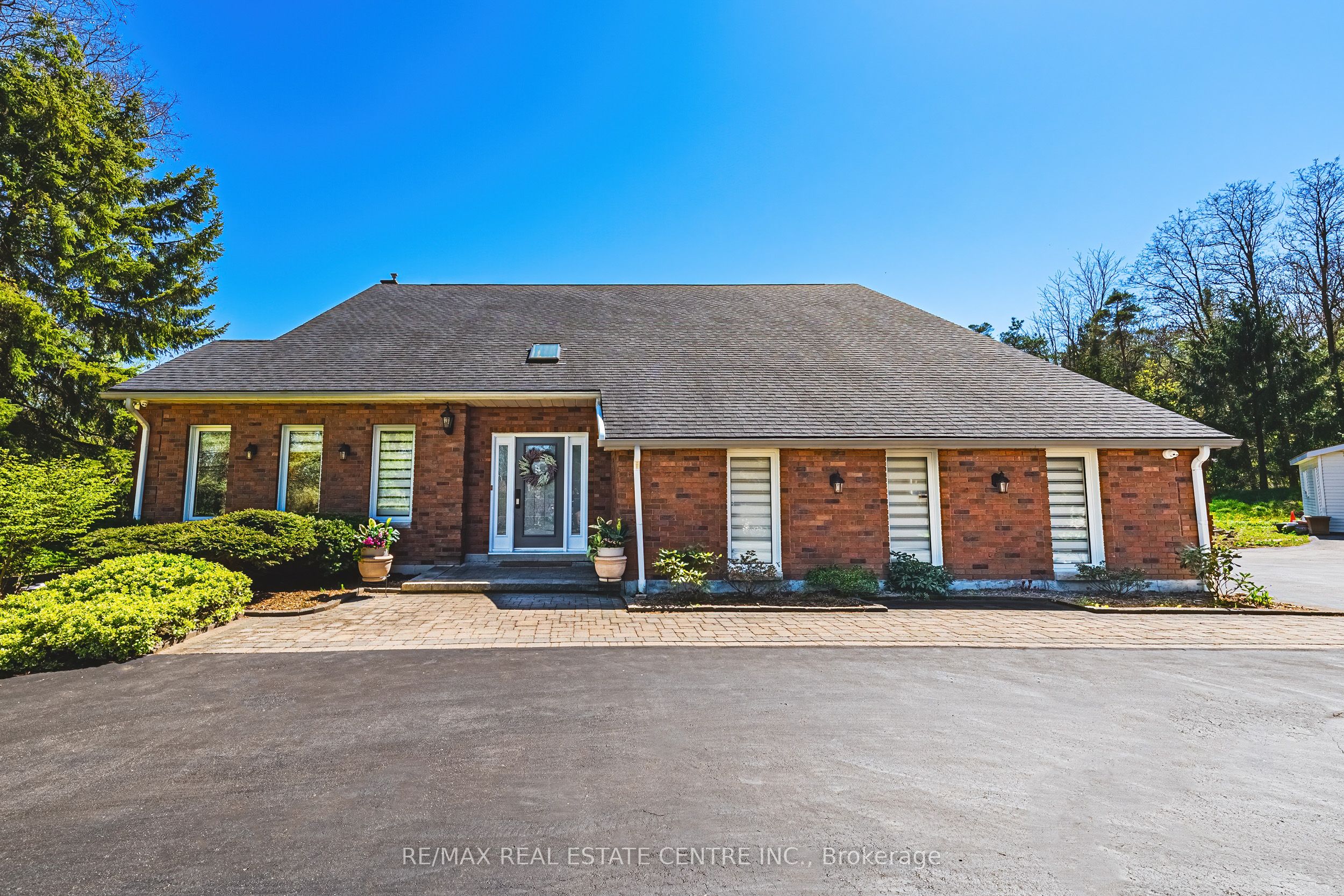 6 Iris Court Property Photo 6