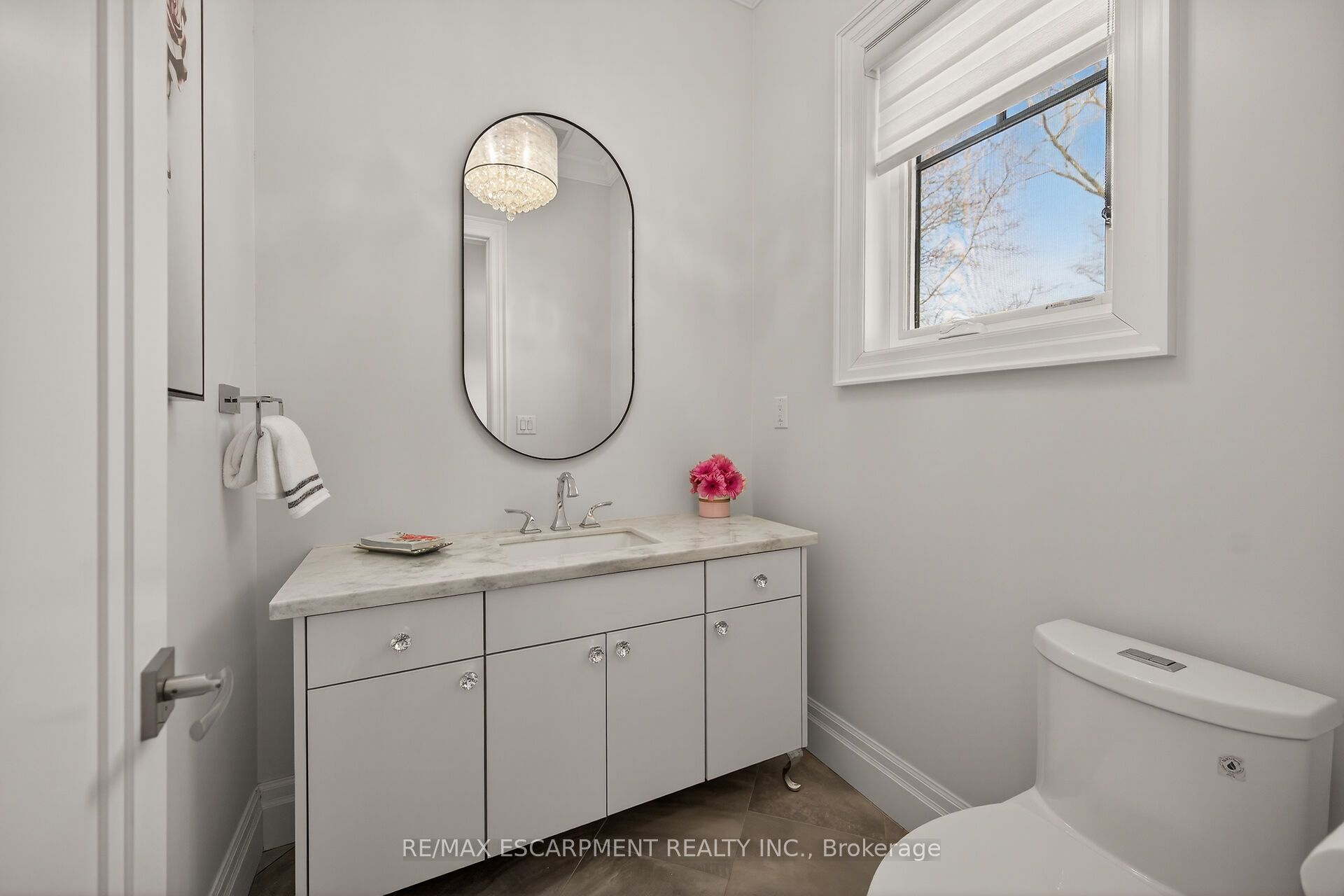 747 Vernon Place Property Photo 12