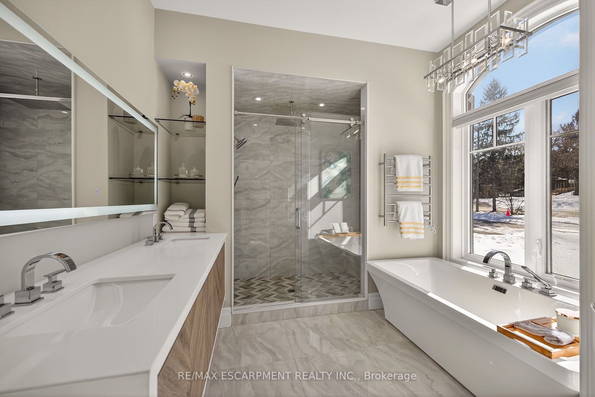 747 Vernon Place Property Photo 18