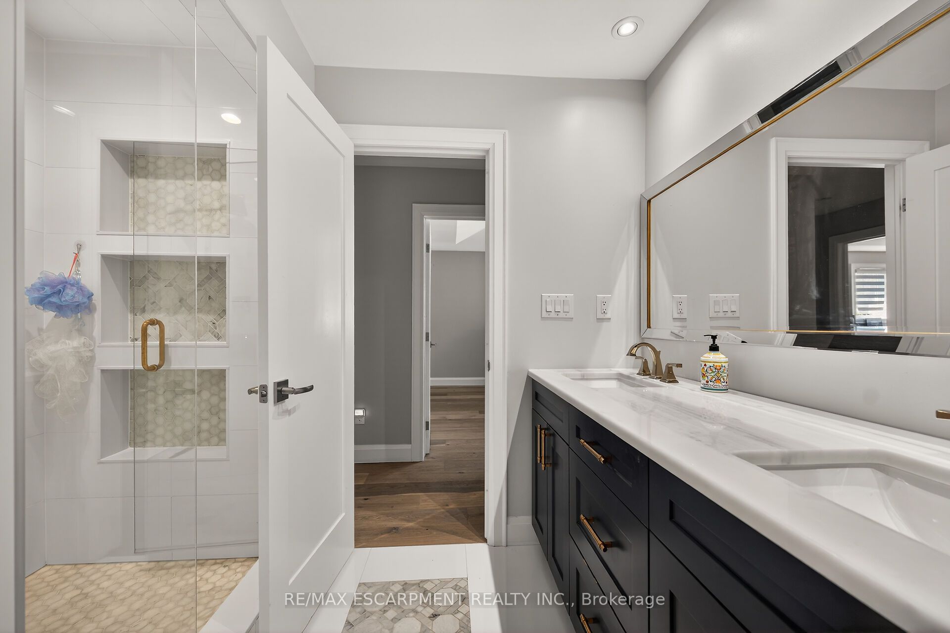 747 Vernon Place Property Photo 29