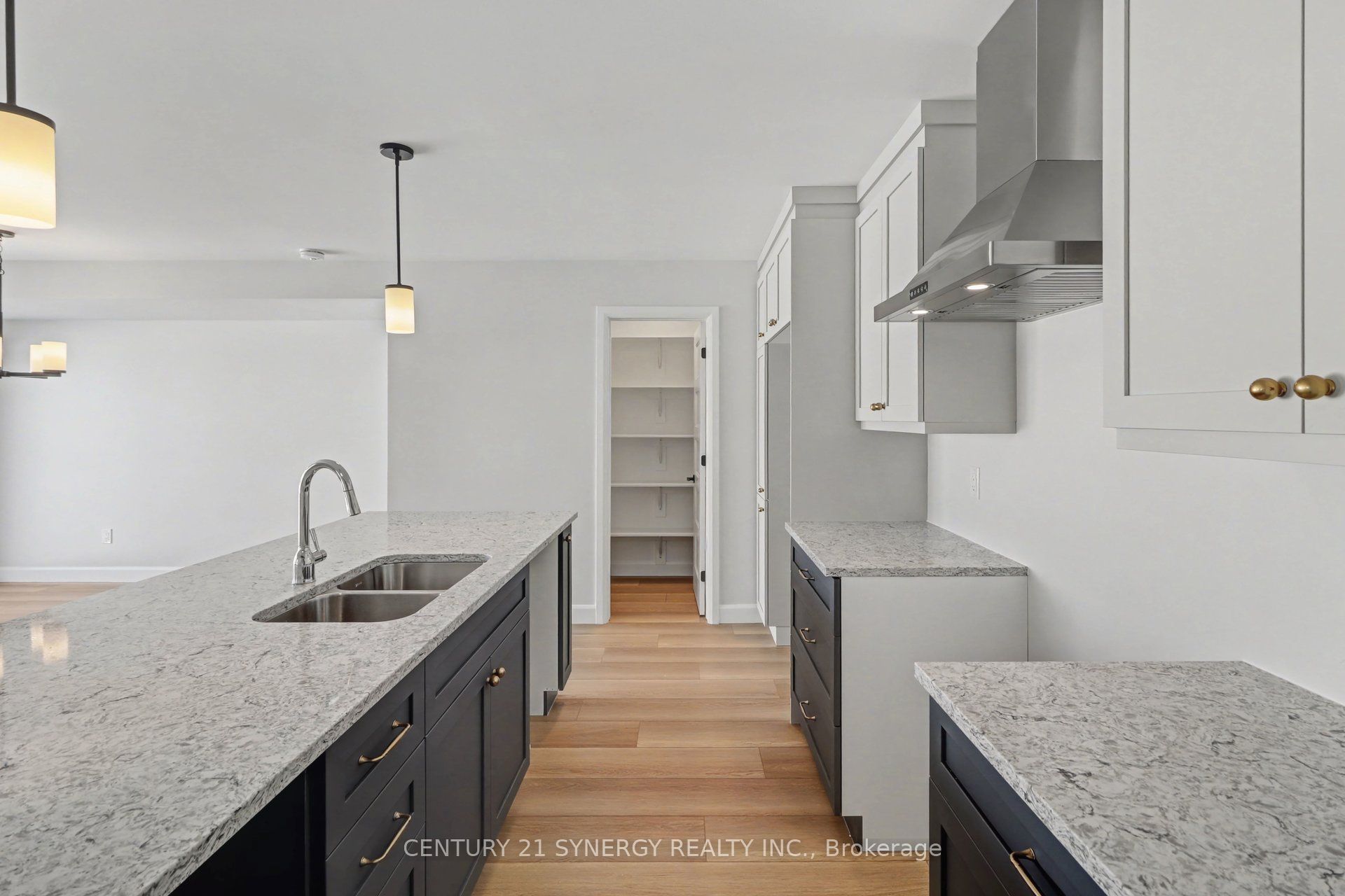 69 Villeneuve Street Property Photo 9