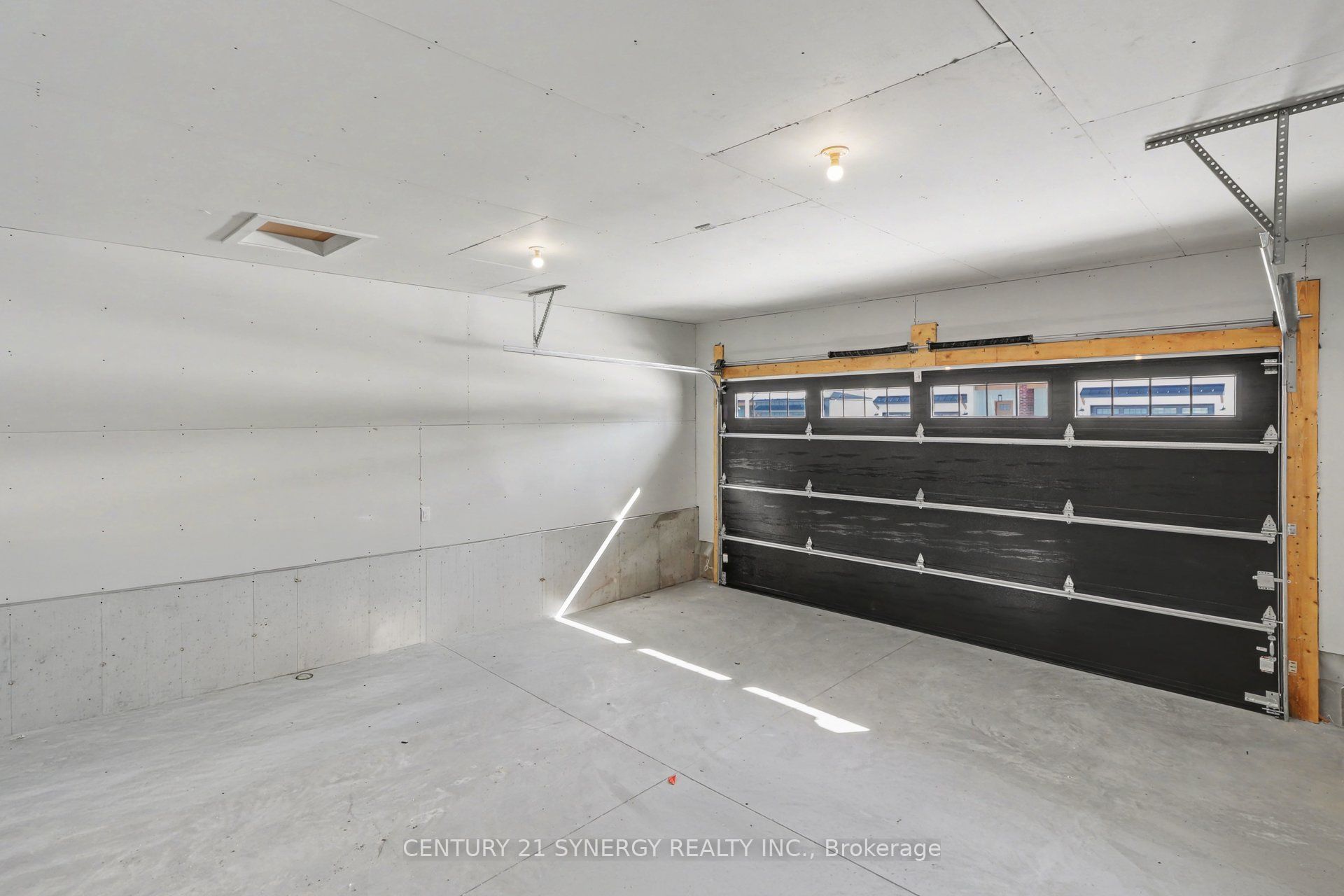 69 Villeneuve Street Property Photo 34