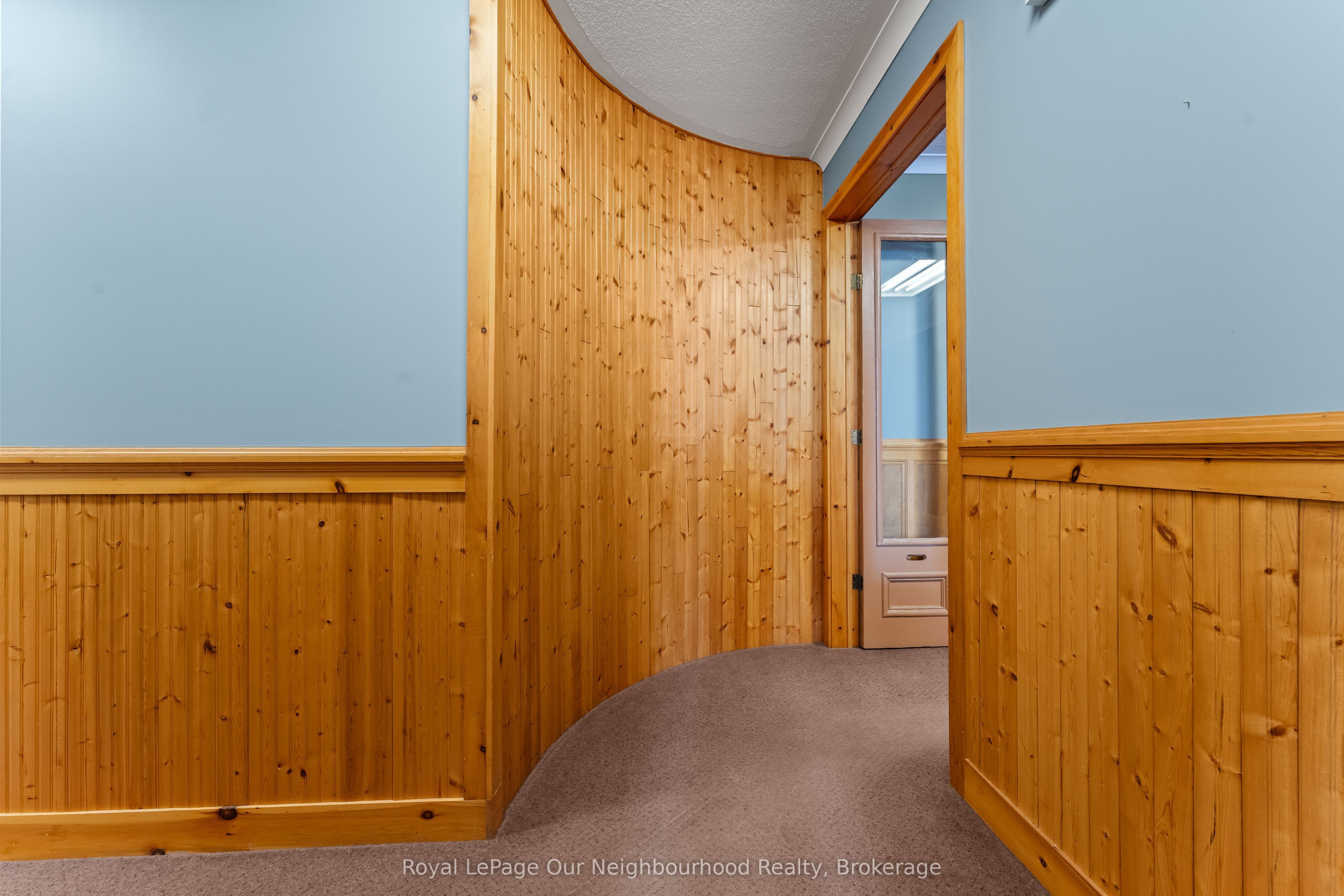 11 King Street E Property Photo 6