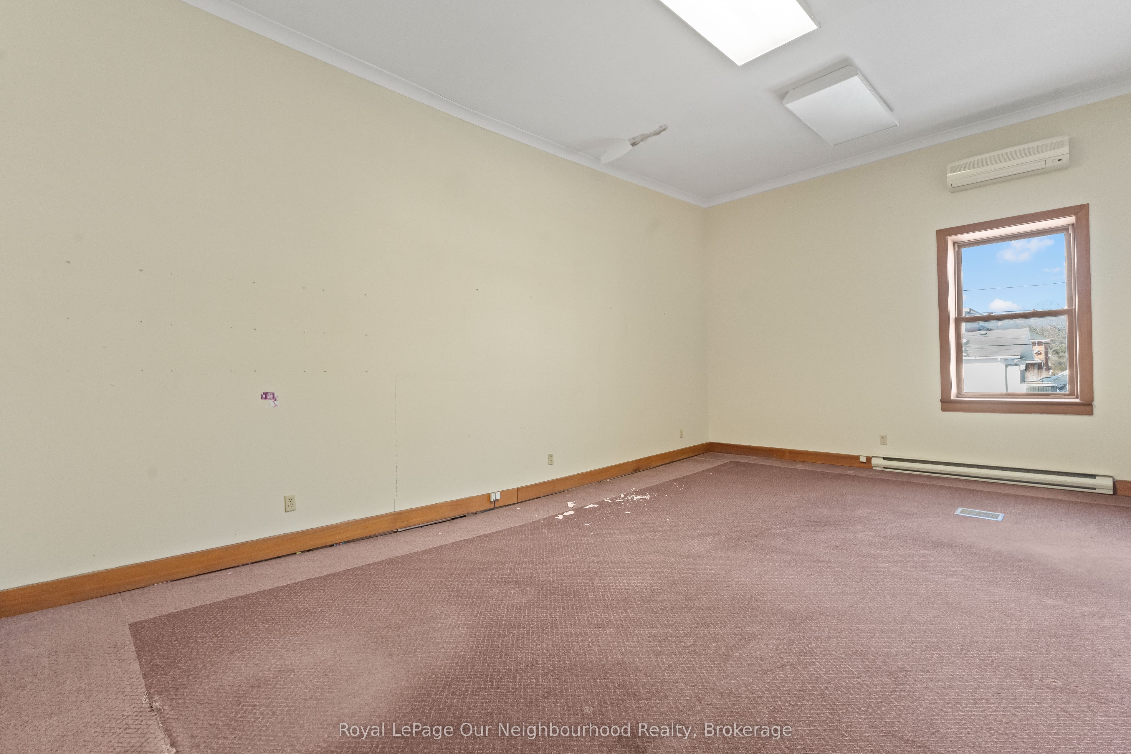 11 King Street E Property Photo 10