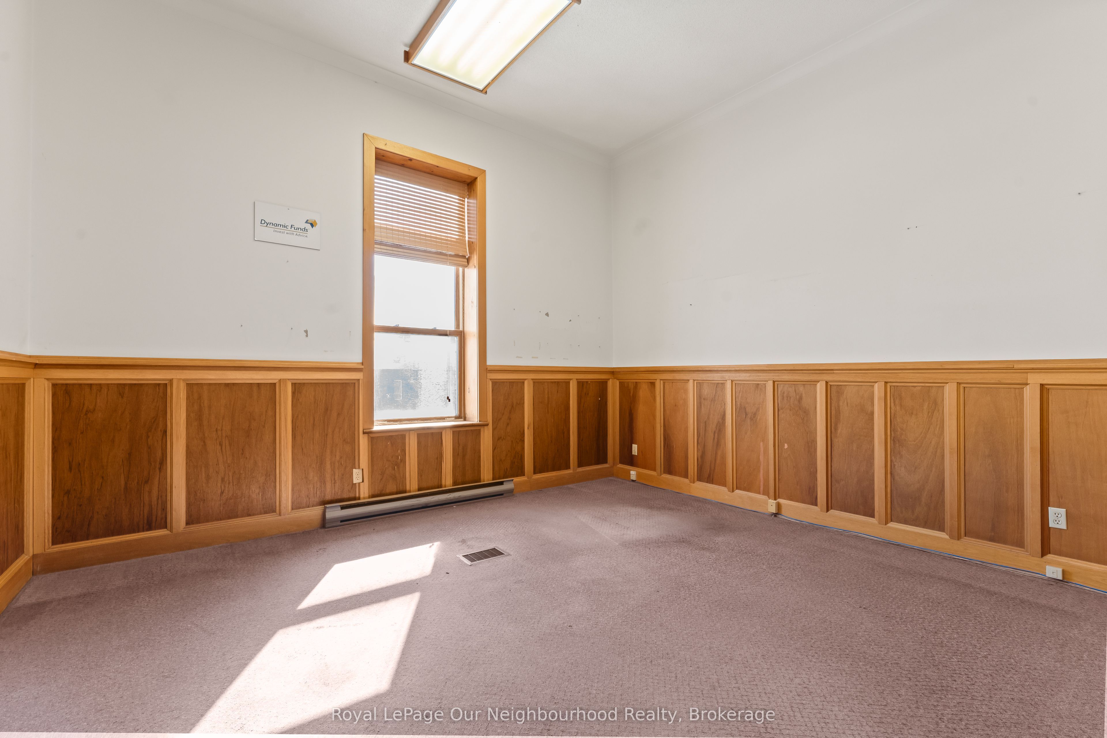 11 King Street E Property Photo 13