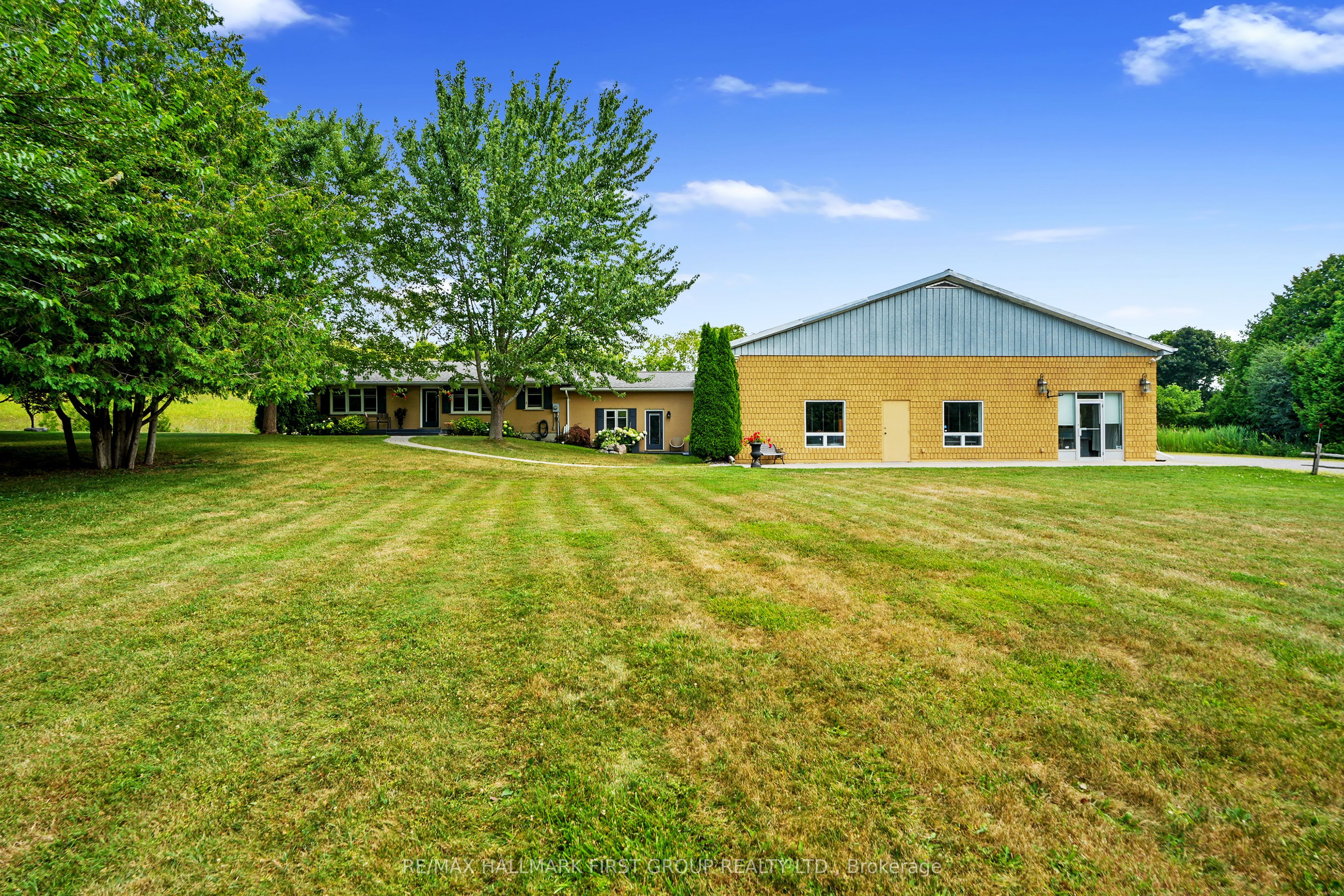 3311 Burnham Street N Property Photo 1