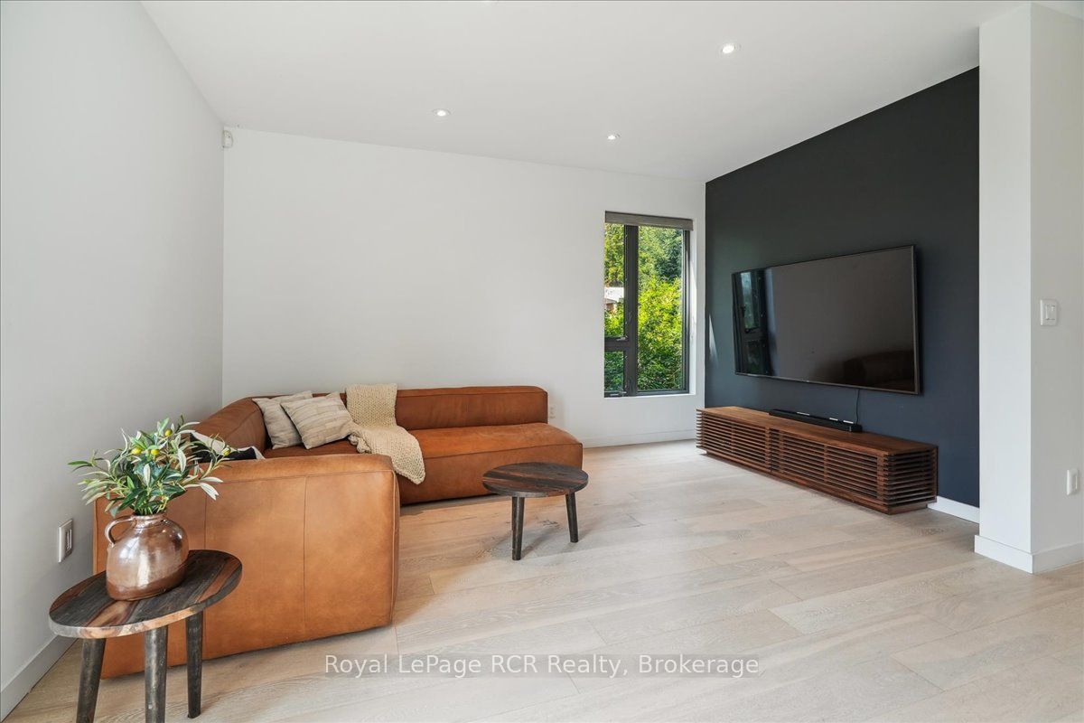 20 Everett Road Property Photo 23