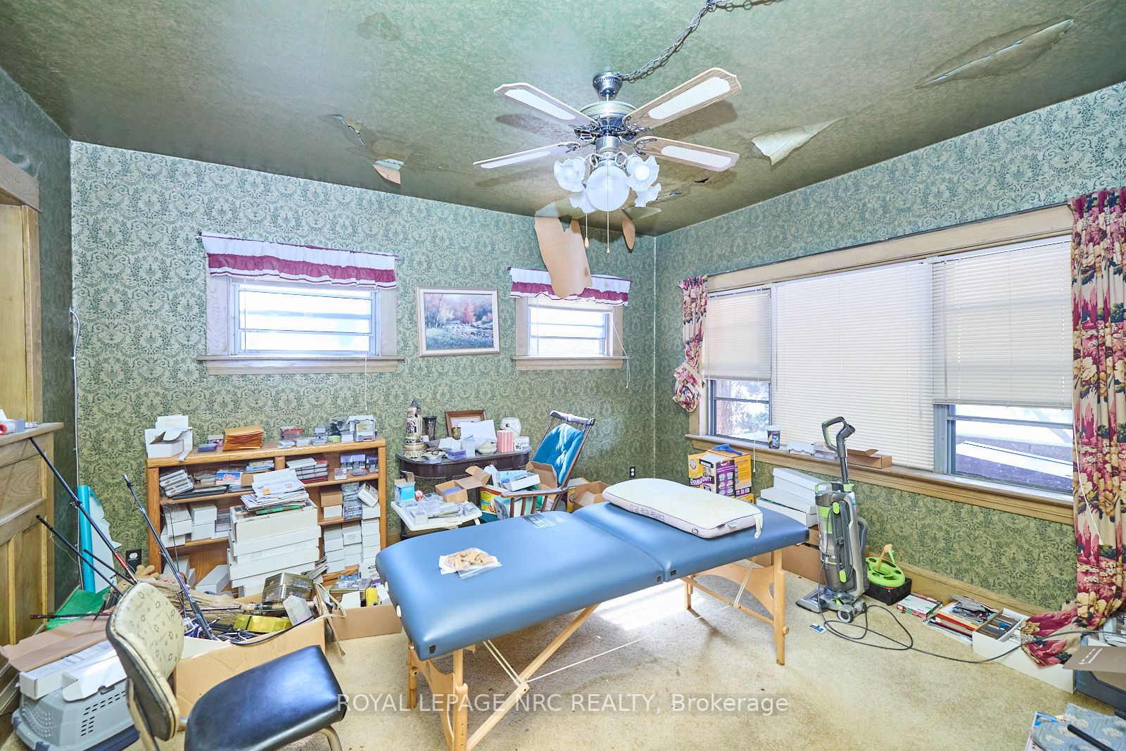 3758 Main Street Property Photo 16