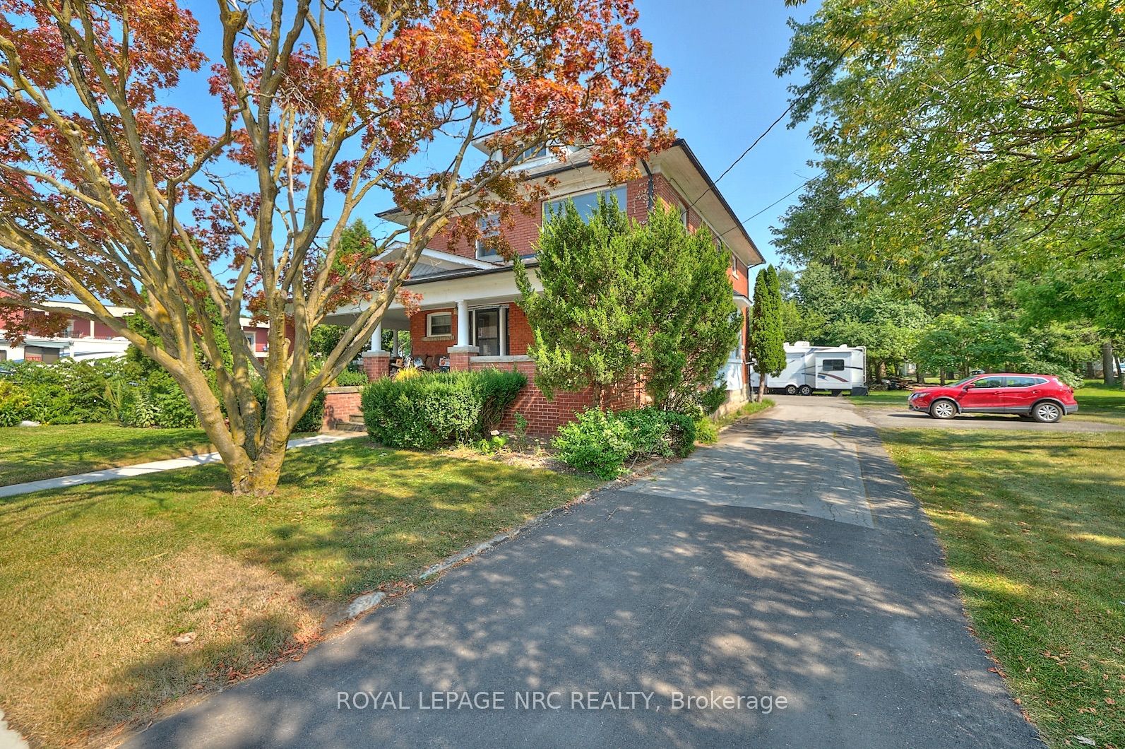 3758 Main Street Property Photo 3