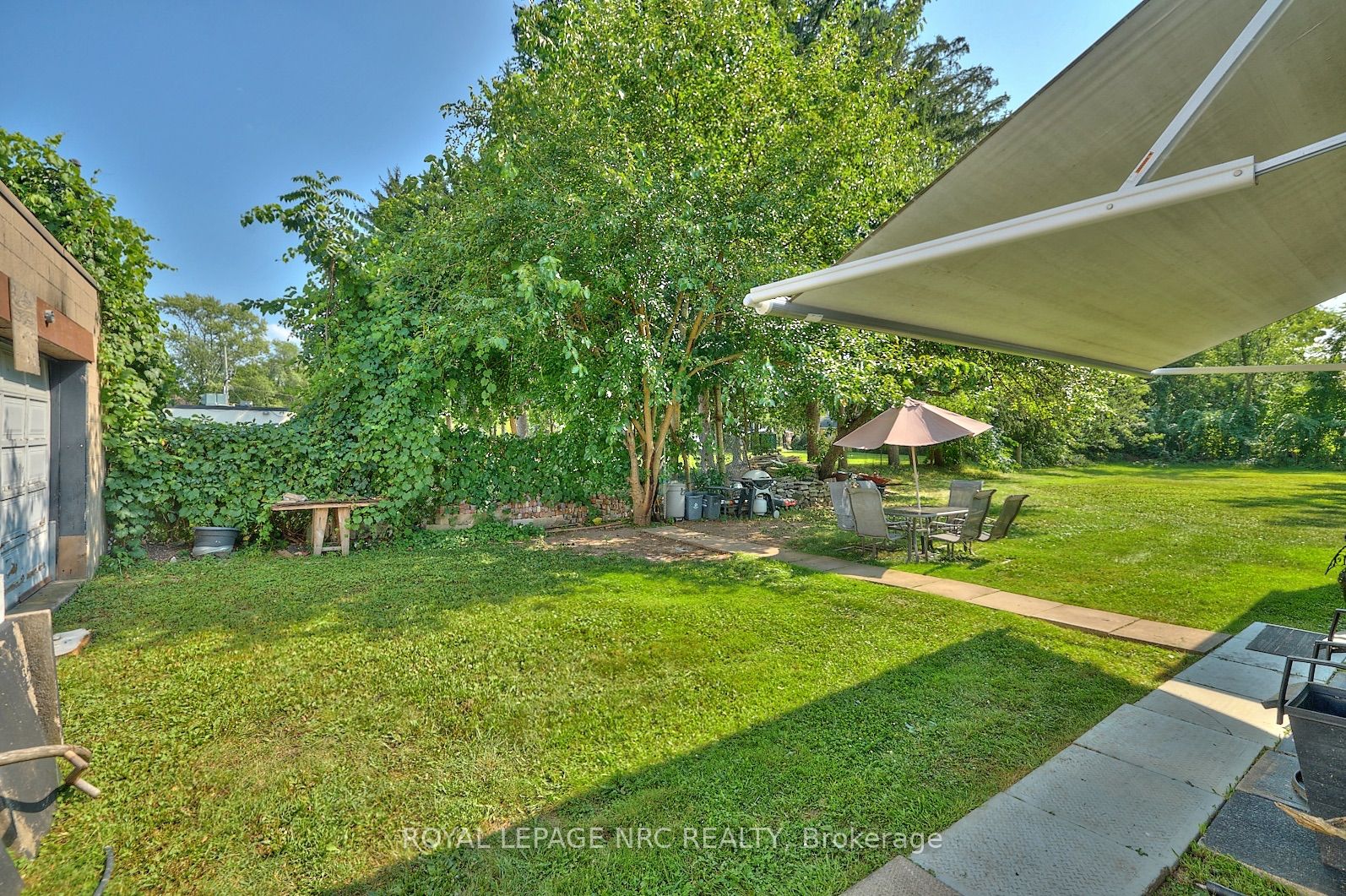 3758 Main Street Property Photo 8