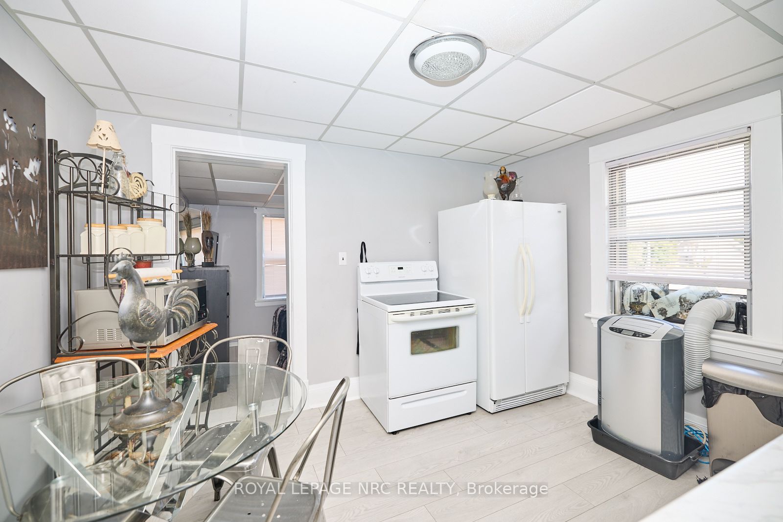 3758 Main Street Property Photo 11