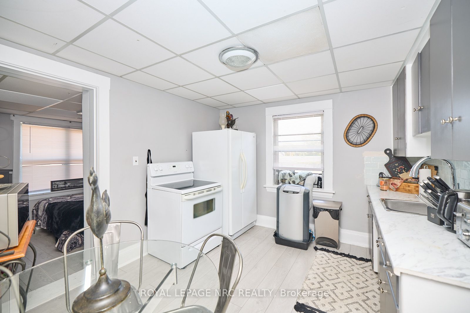 3758 Main Street Property Photo 12