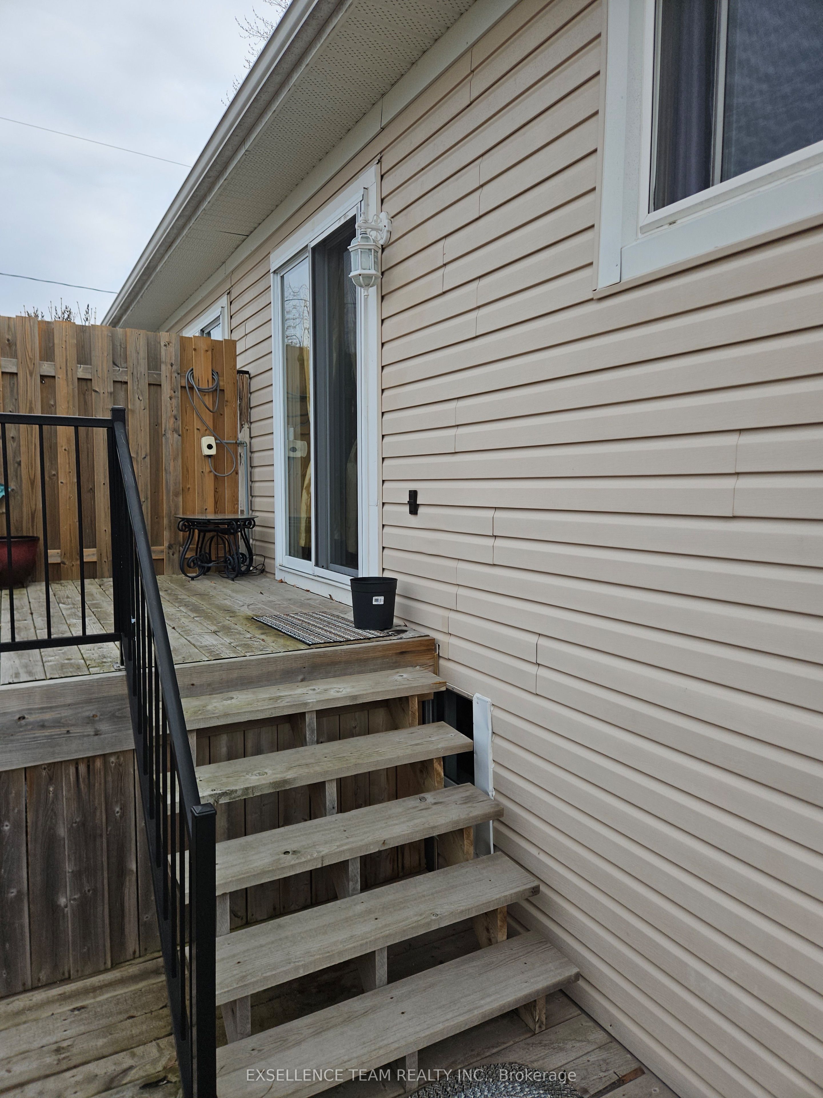 2 Bellamy Street Property Photo 40
