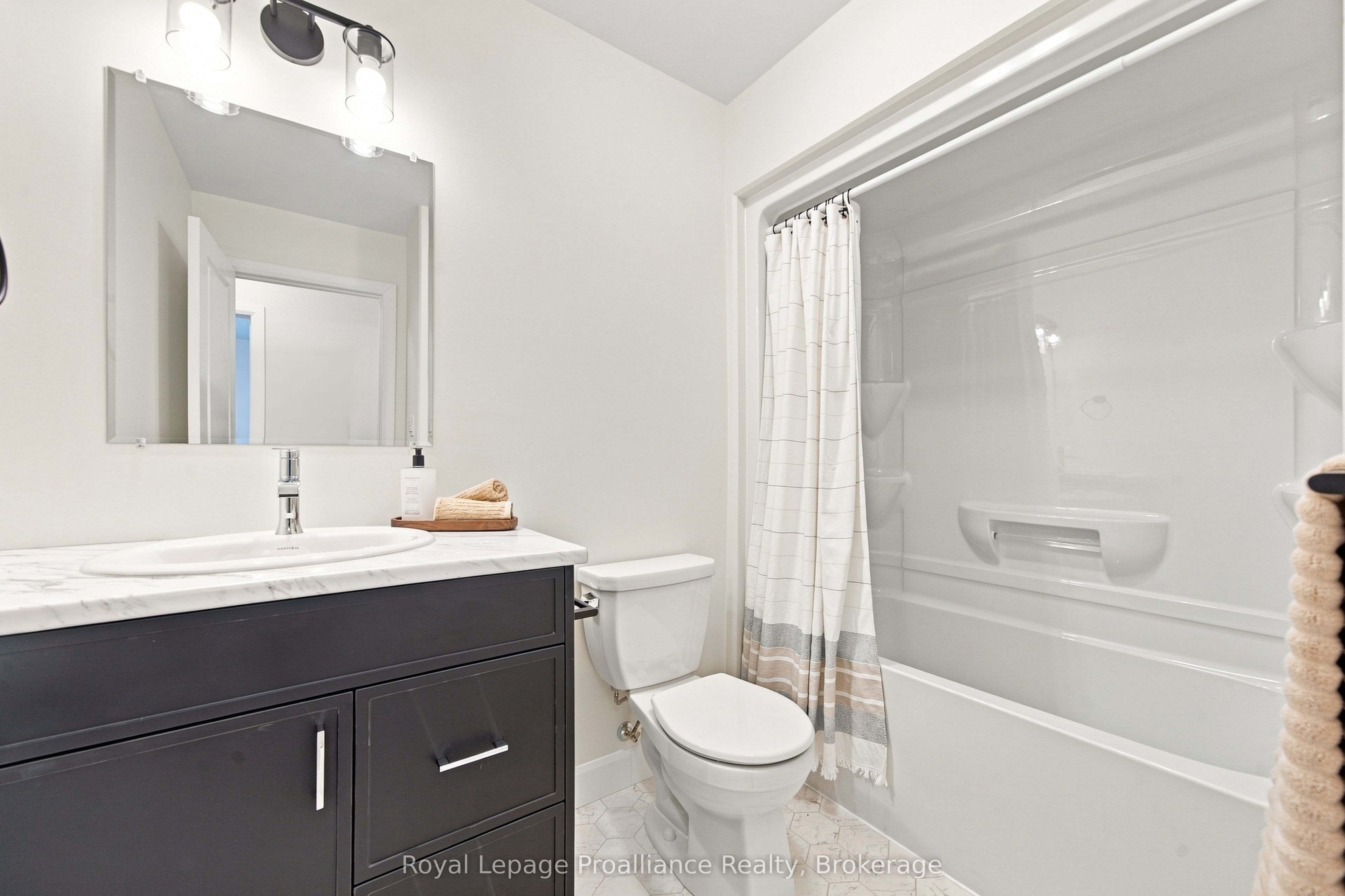 106 Hastings Park Drive Property Photo 6