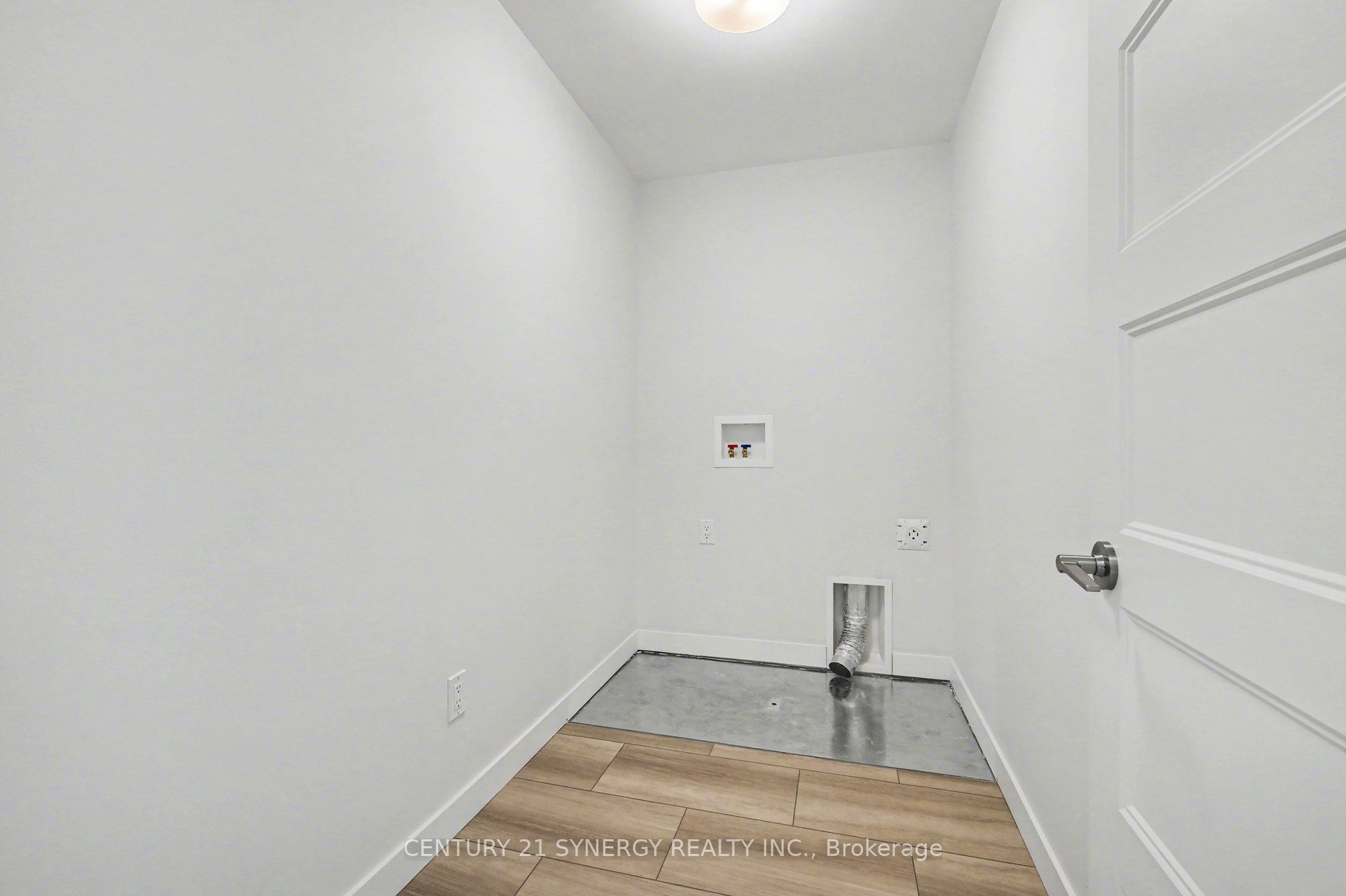 31 Helen Street Property Photo 24