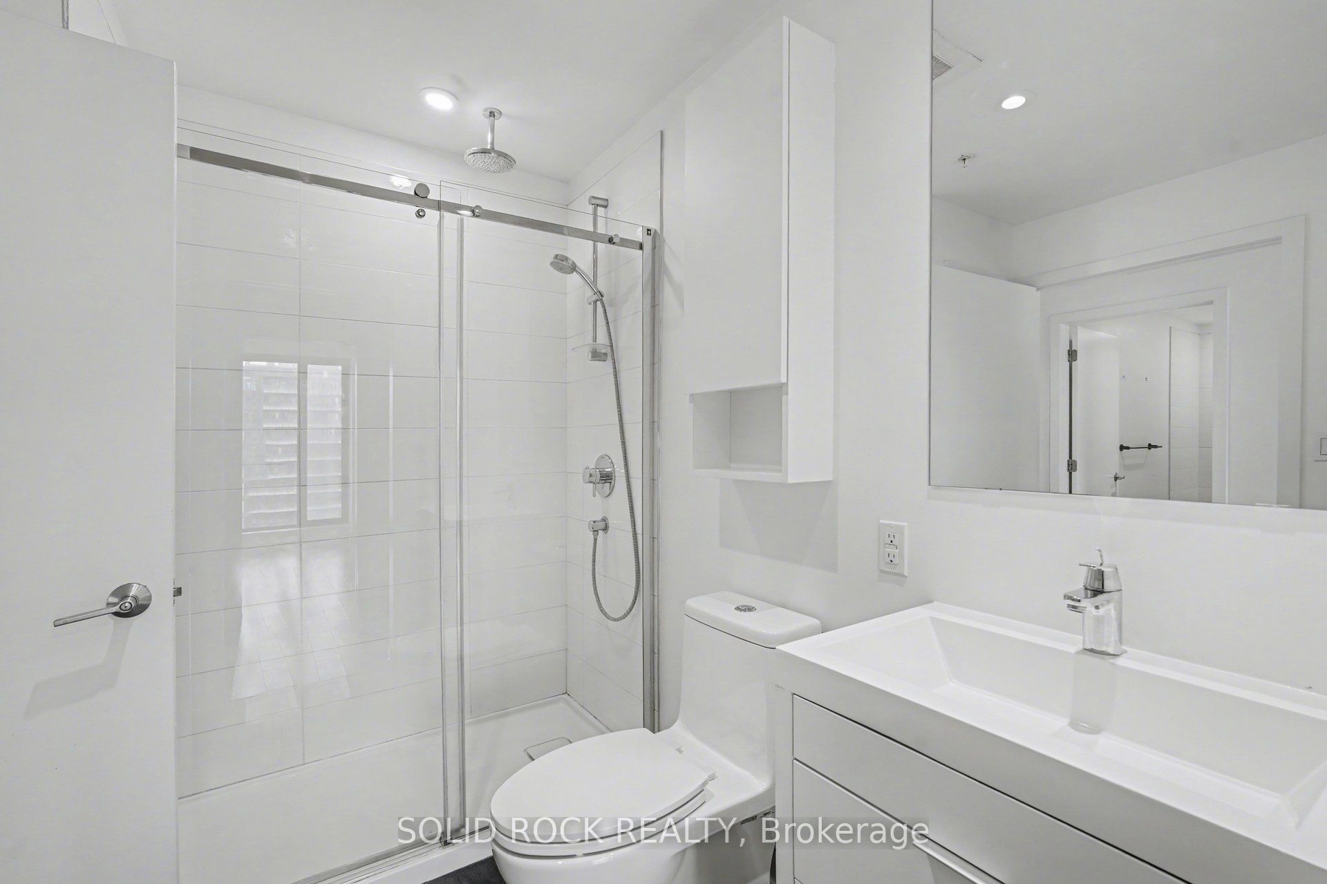 20 Daly Avenue 1606 Property Photo 28