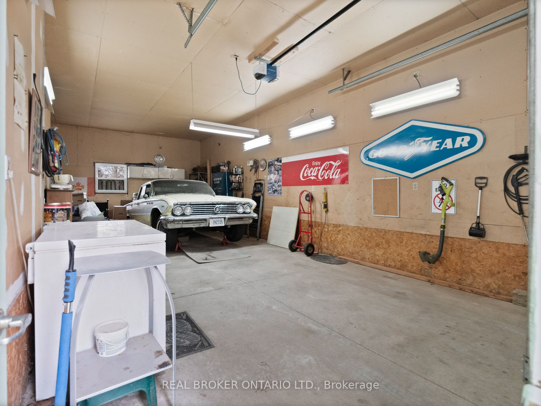 20 Brackencrest Road Property Photo 2