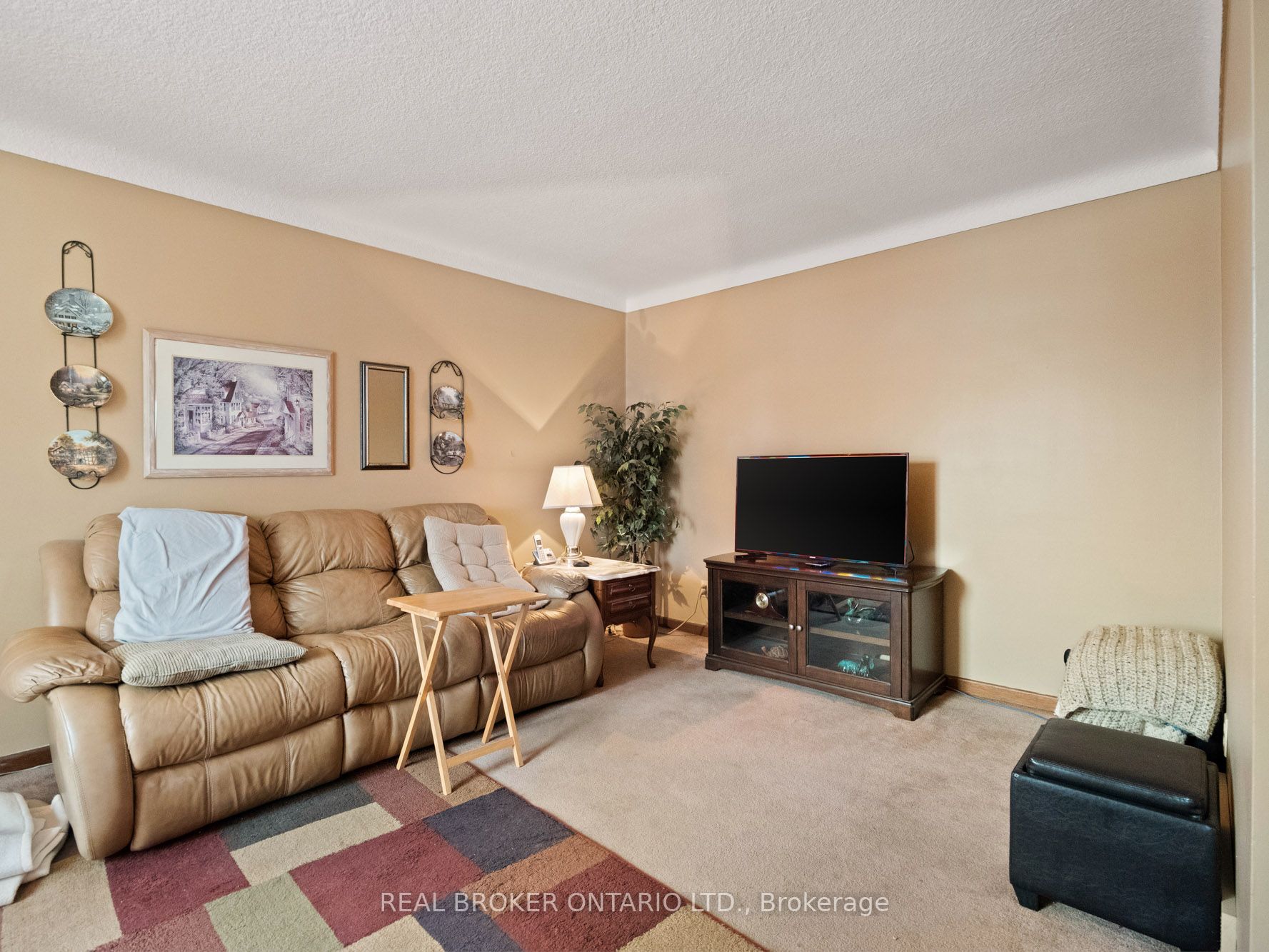 20 Brackencrest Road Property Photo 6