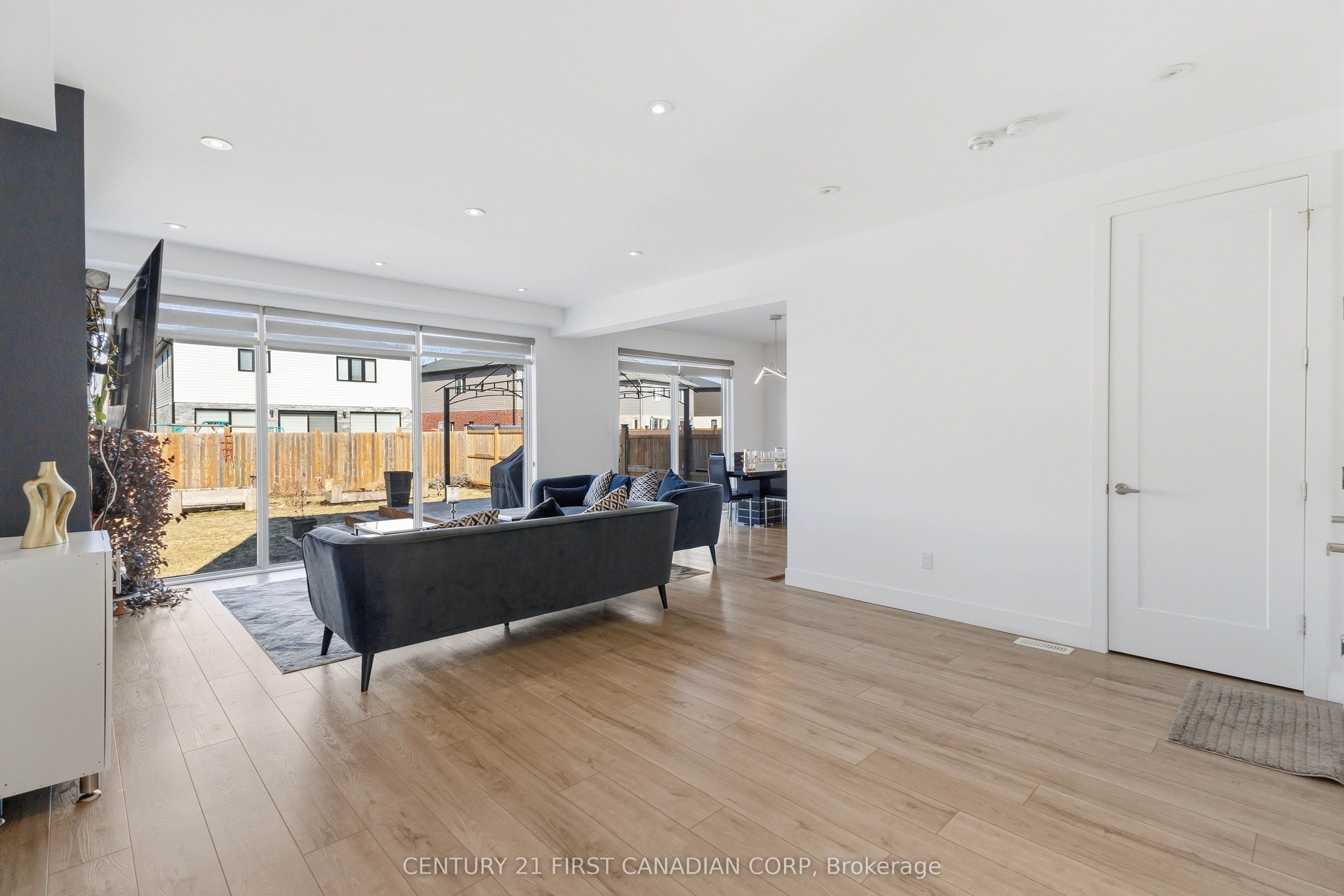 1647 Applerock Avenue Property Photo 13