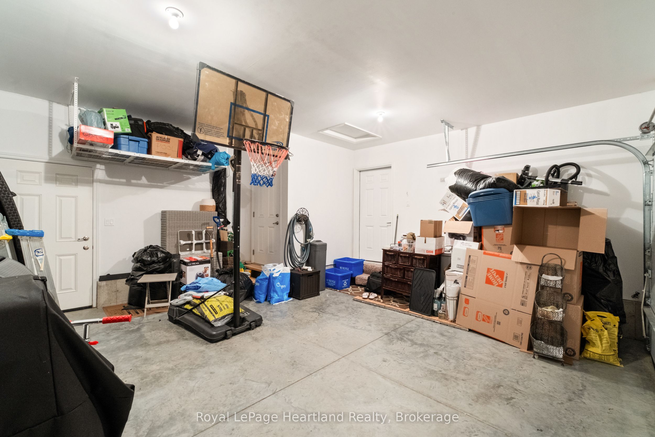 140 Lake Breeze Drive Property Photo 29