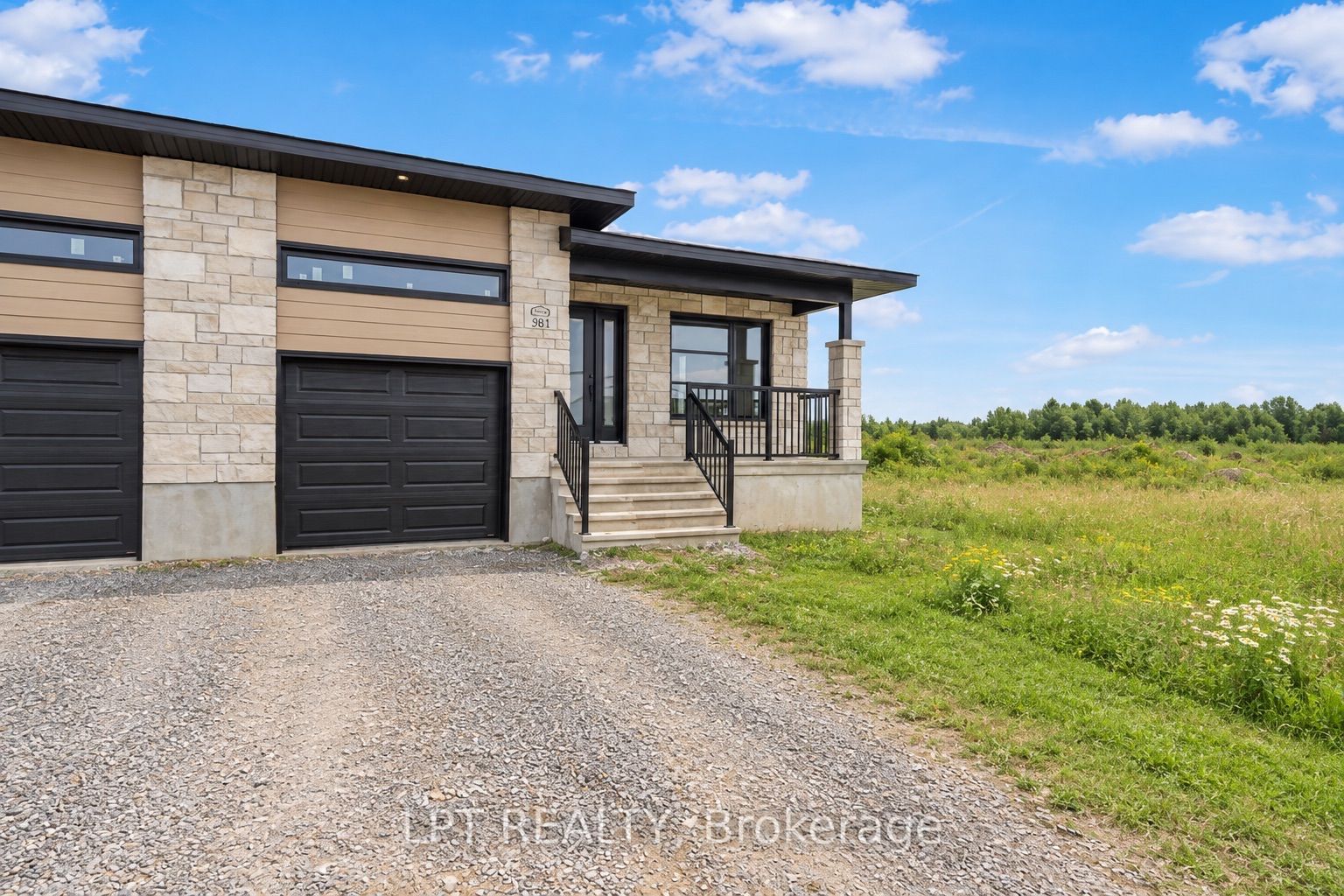 965 Katia Street Property Photo 2