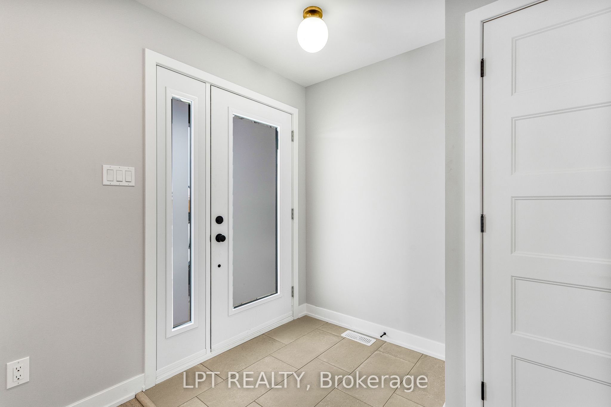 965 Katia Street Property Photo 3