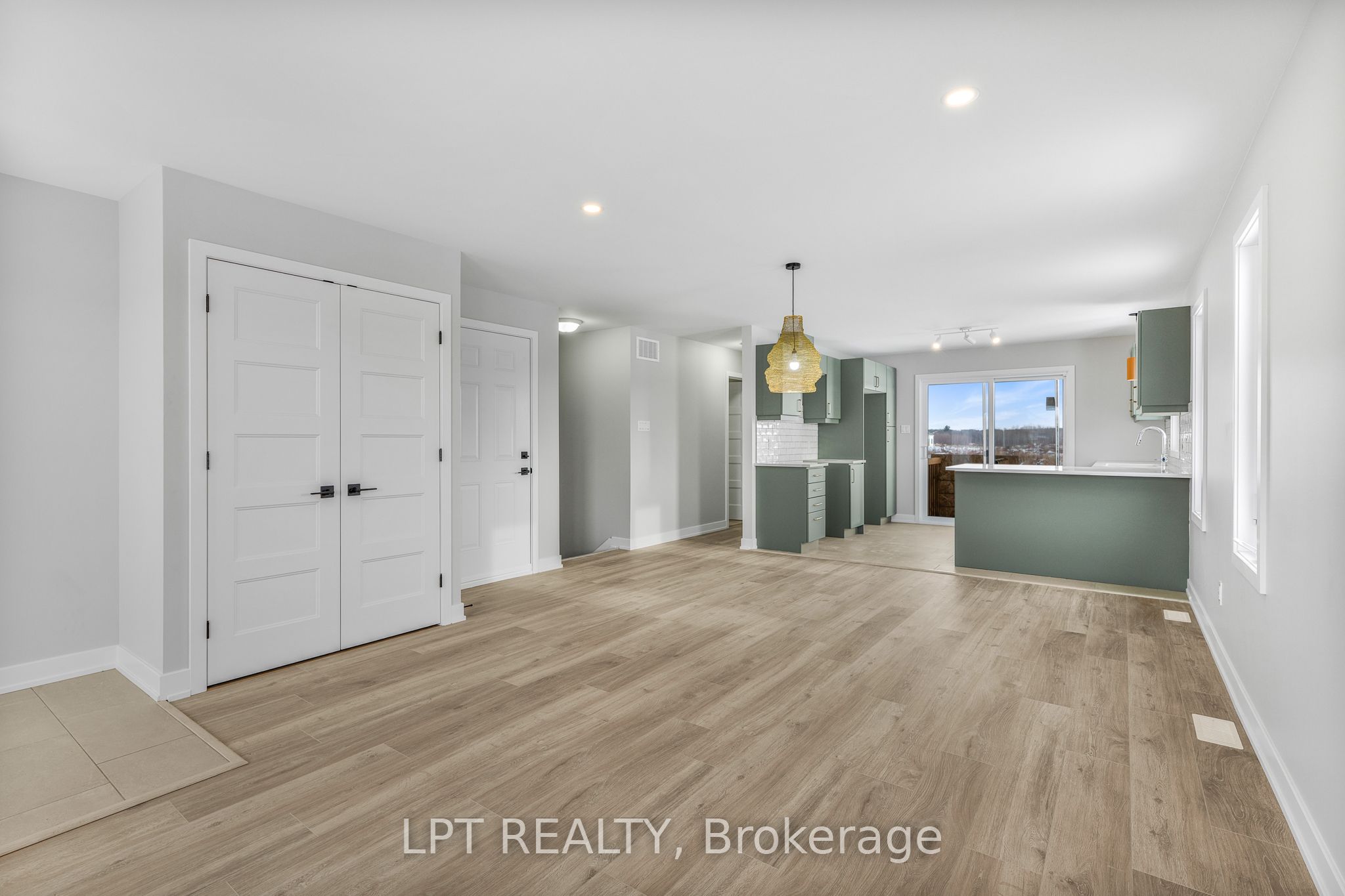 965 Katia Street Property Photo 6