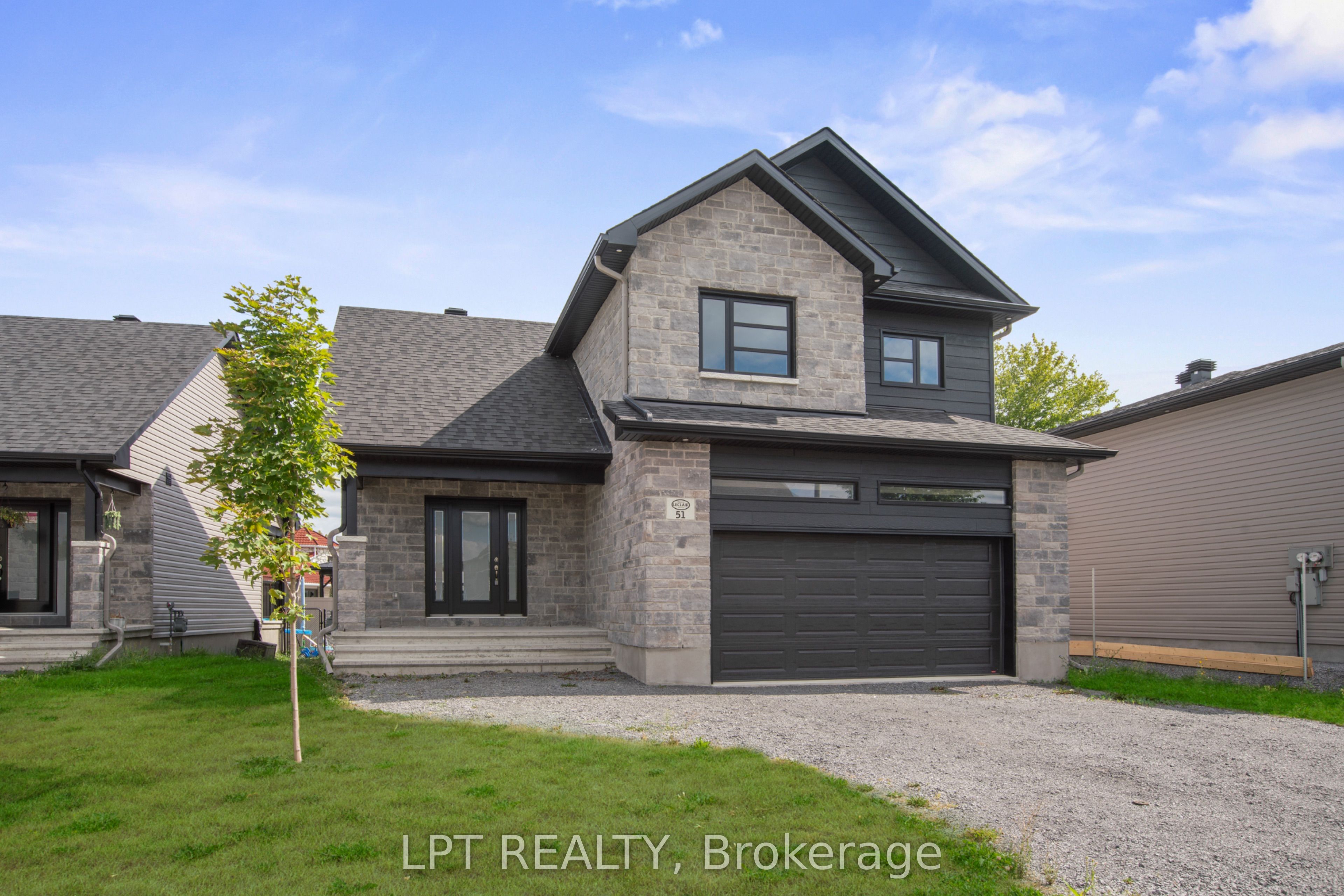 936 Katia Street Property Photo 2