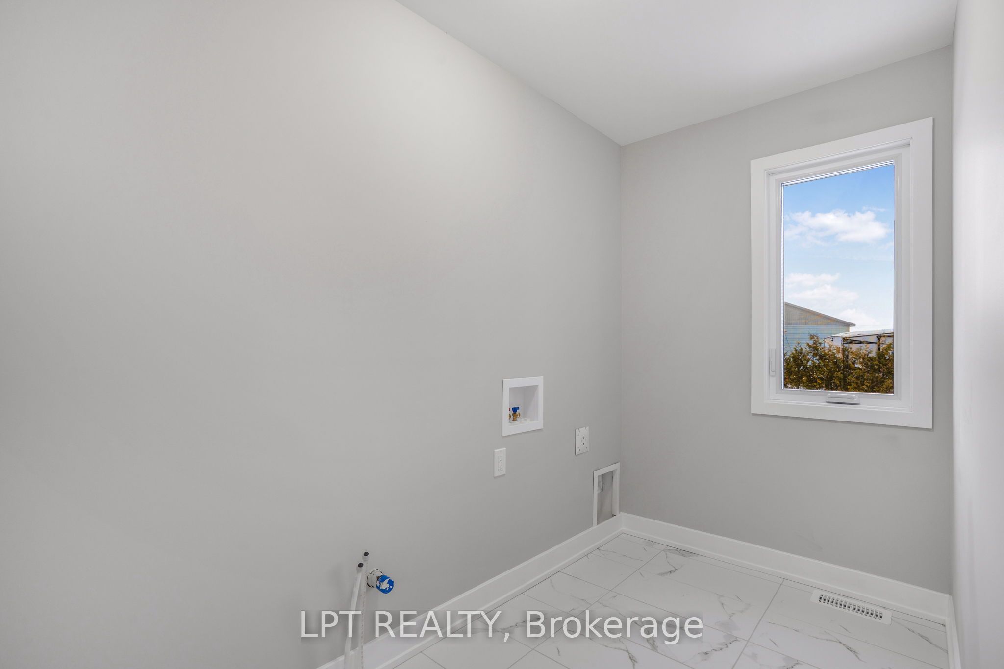 945 Katia Street Property Photo 19