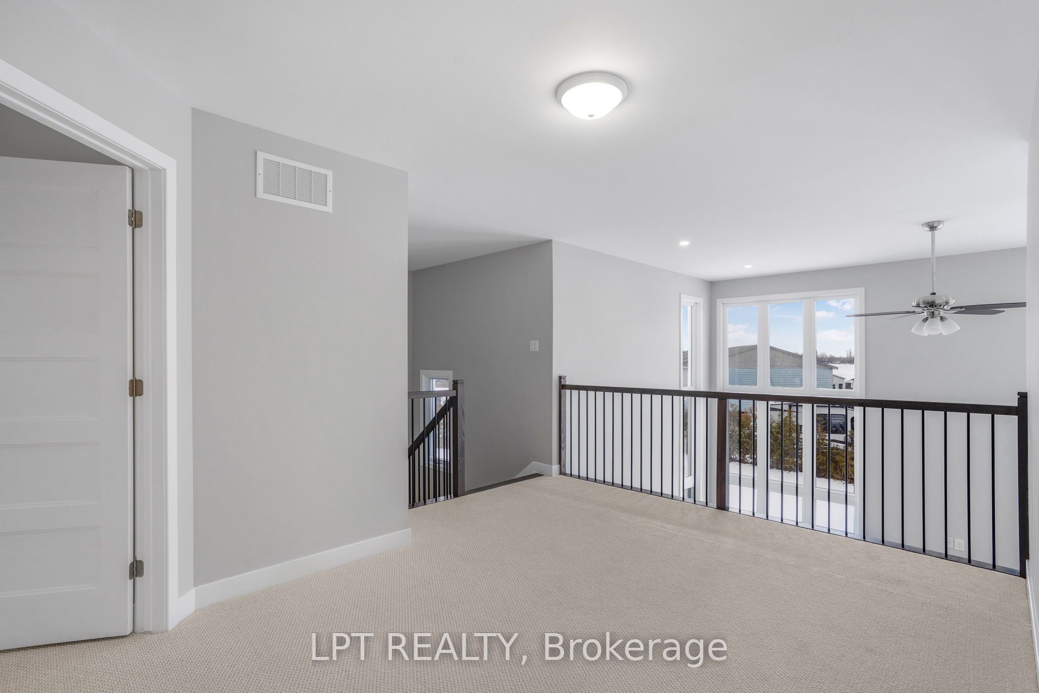 945 Katia Street Property Photo 22