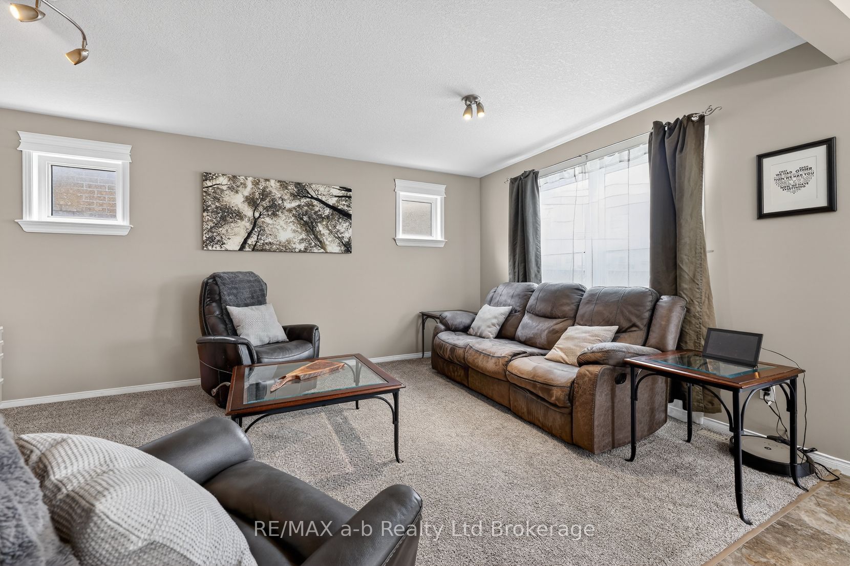 20 Owen Street Property Photo 10