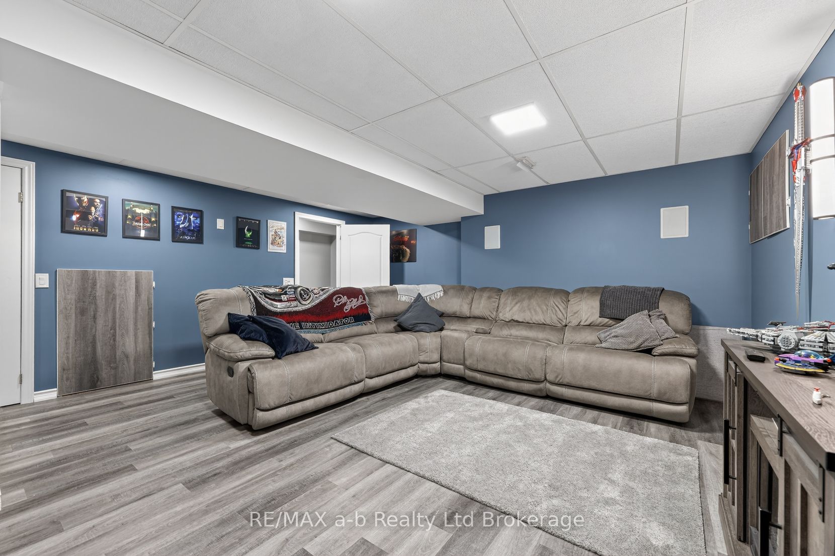 20 Owen Street Property Photo 35