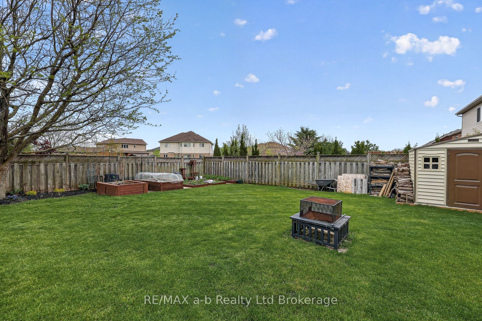 20 Owen Street Property Photo 45