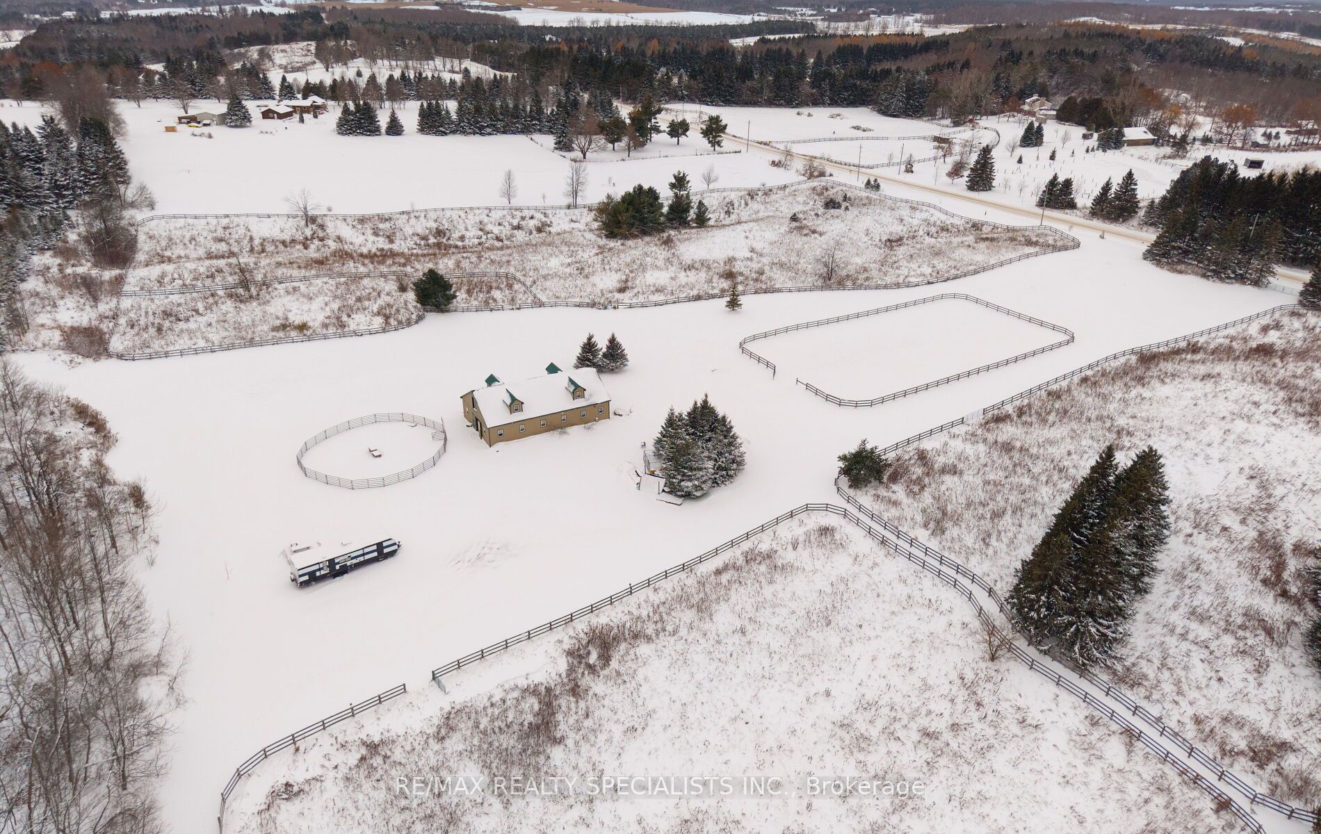 427194 25th Side Road Property Photo 3